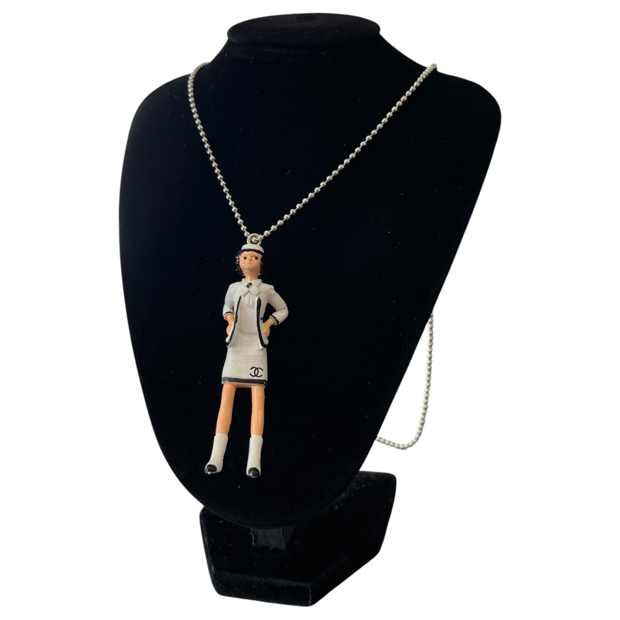 Women's Mademoiselle Doll Necklace White