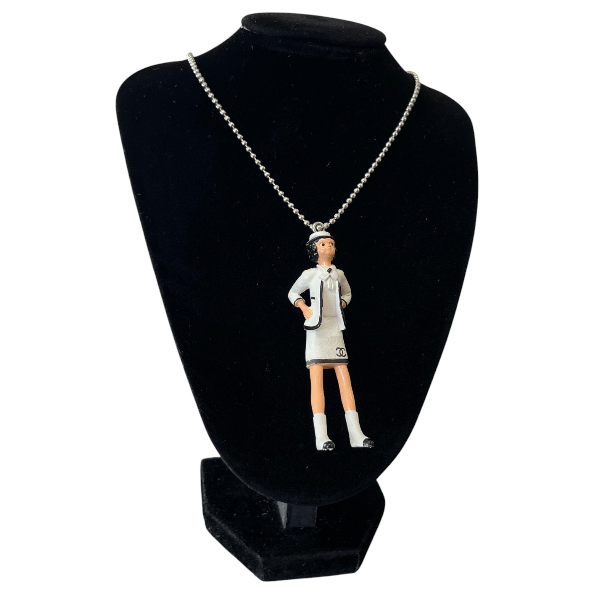 Women's Mademoiselle Doll Necklace White