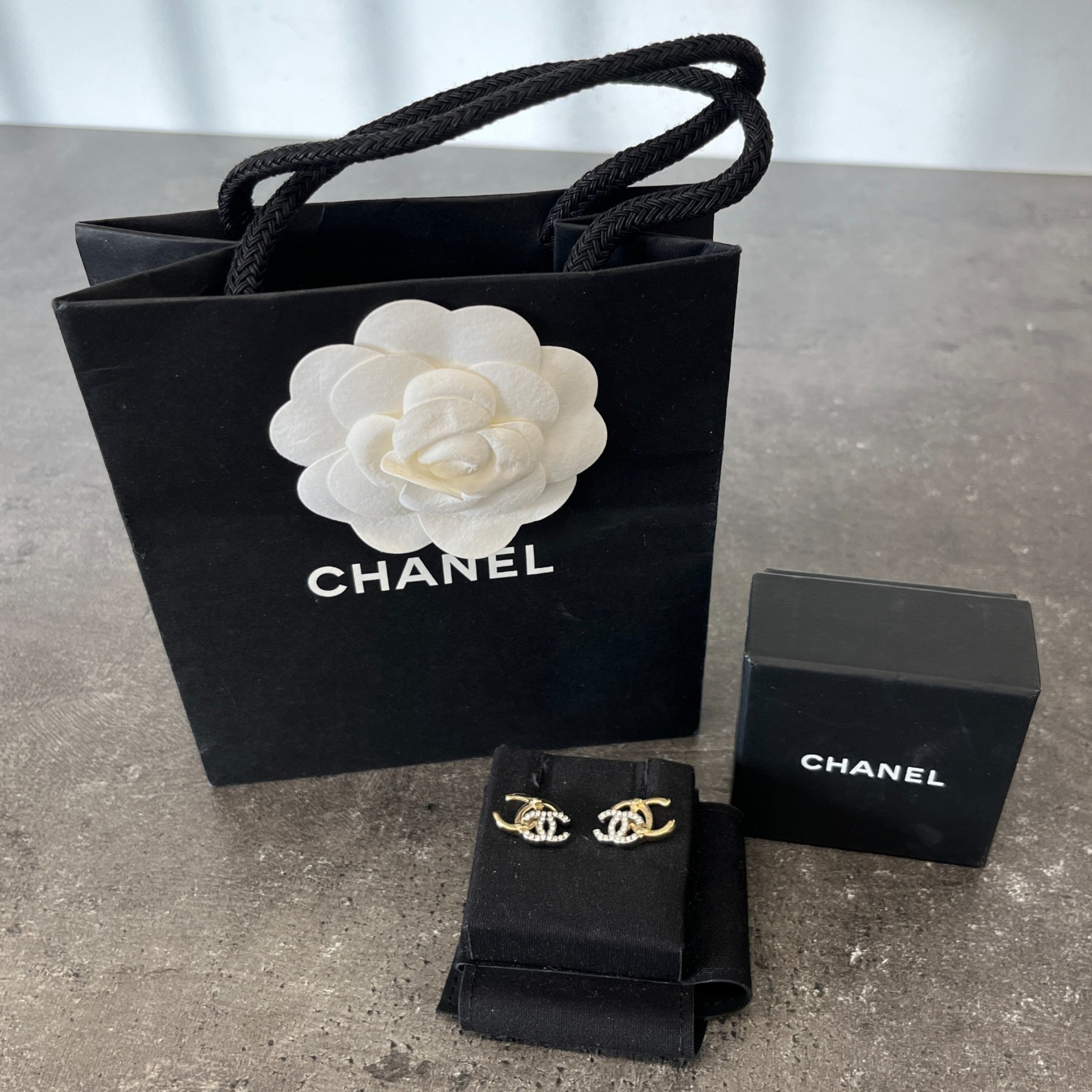 Women's Cc Logo Earrings Gold