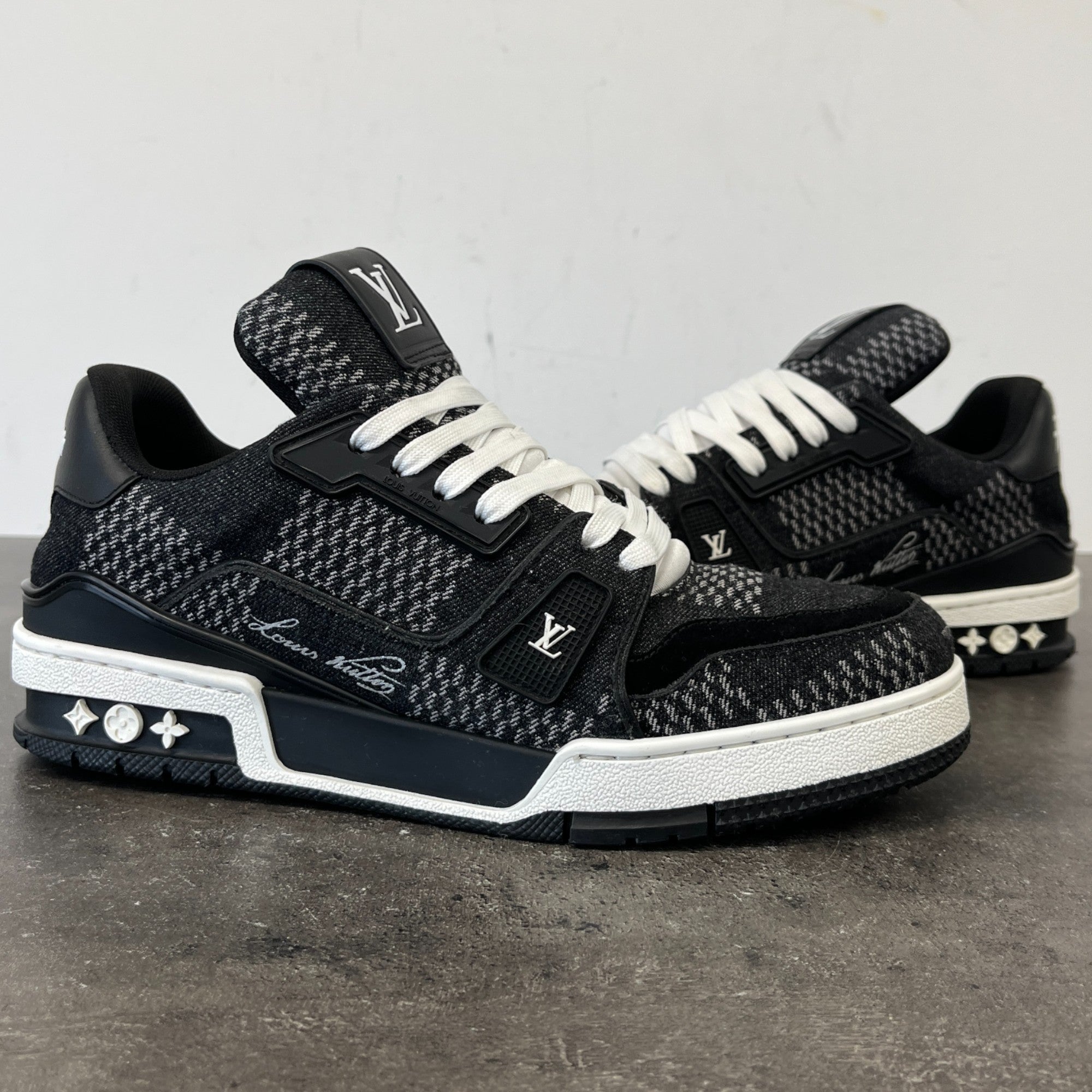 Men's Damier Graphite Low Trainers Black Size EU 40 / UK 6