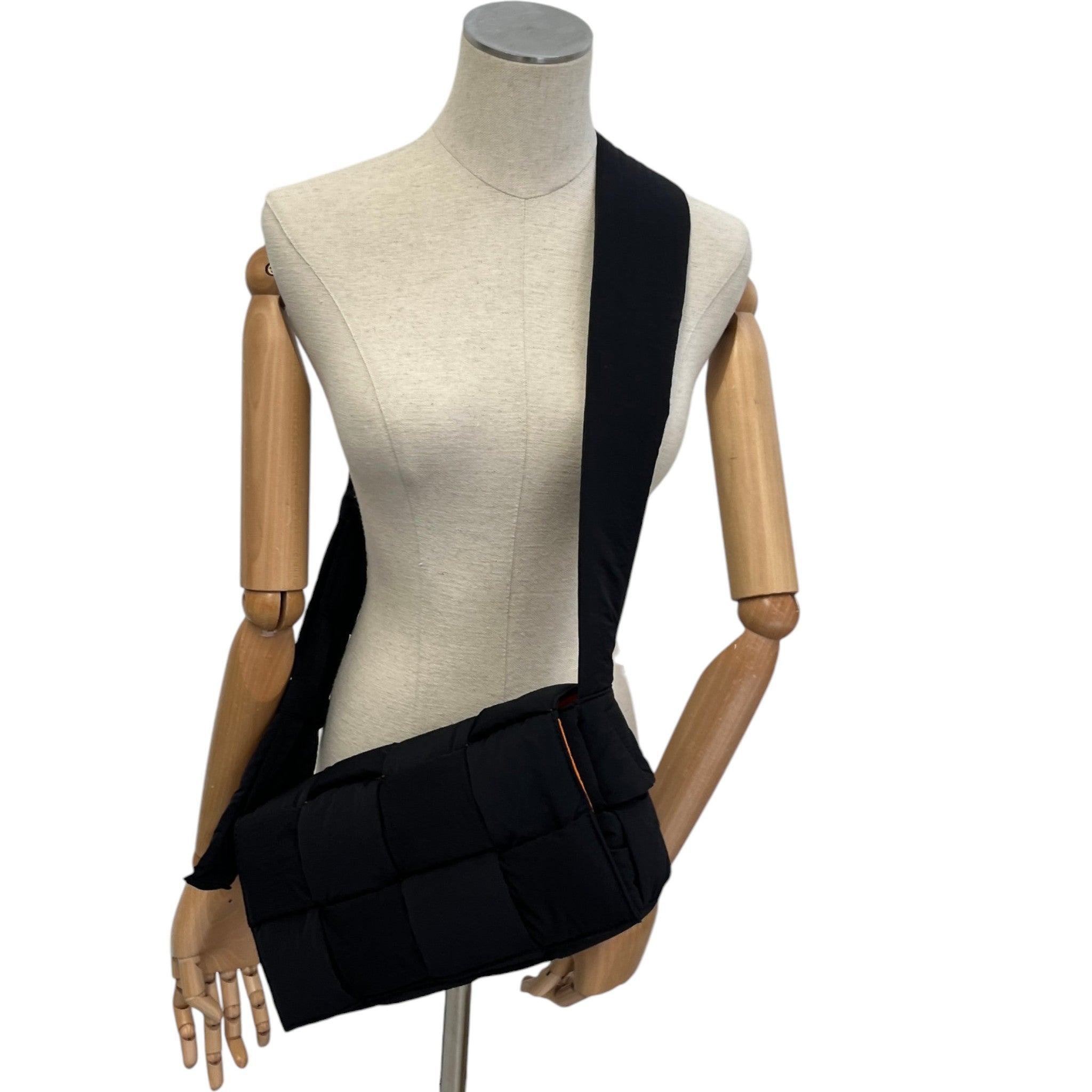 Women's Padded Tech Cassette Bag Black