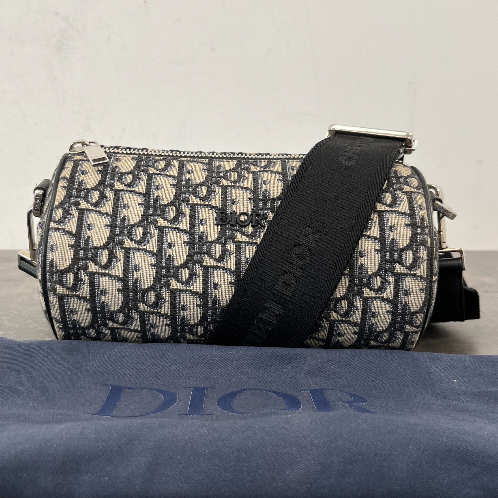 Men's Oblique Mini Roller Messenger Bag Black