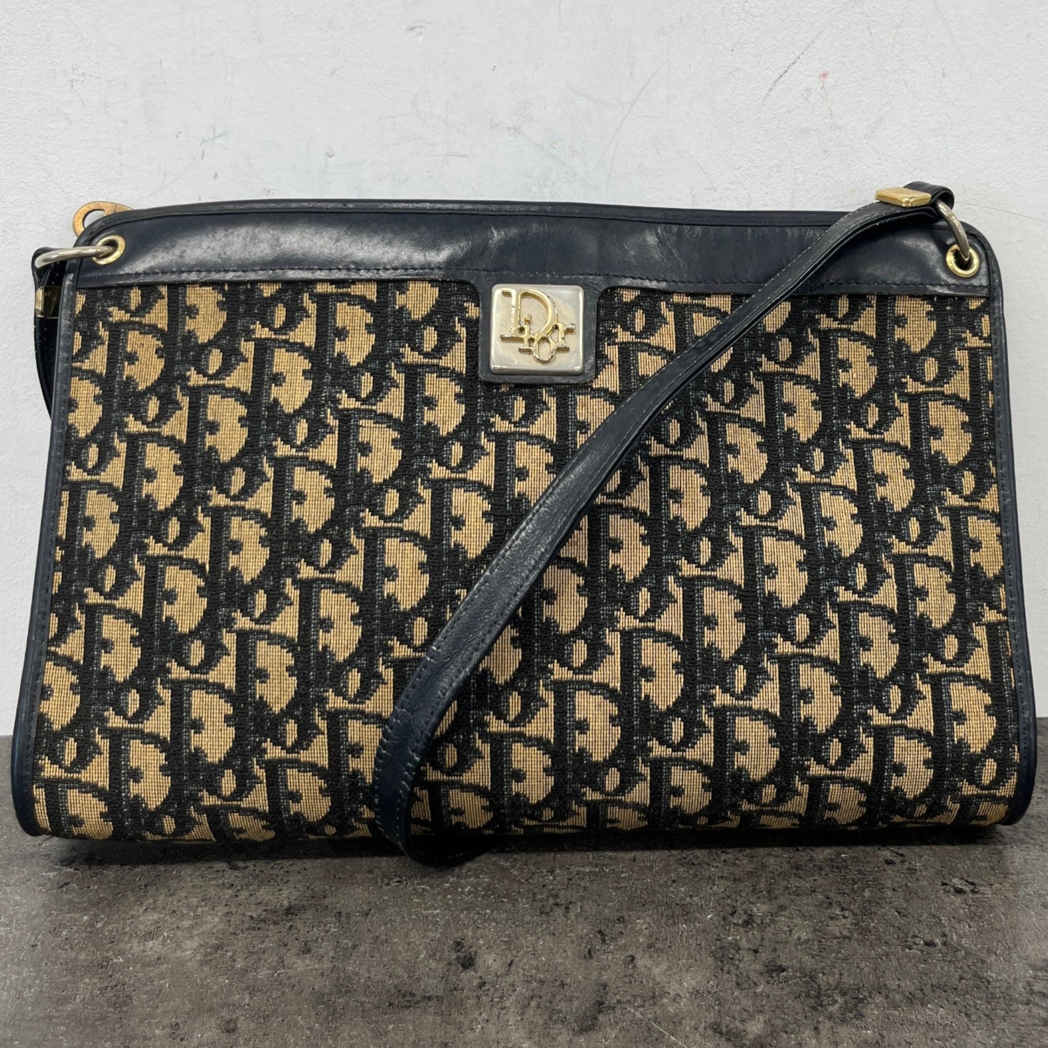 Women's Vintage Trotter Canvas Shoulder Bag Black