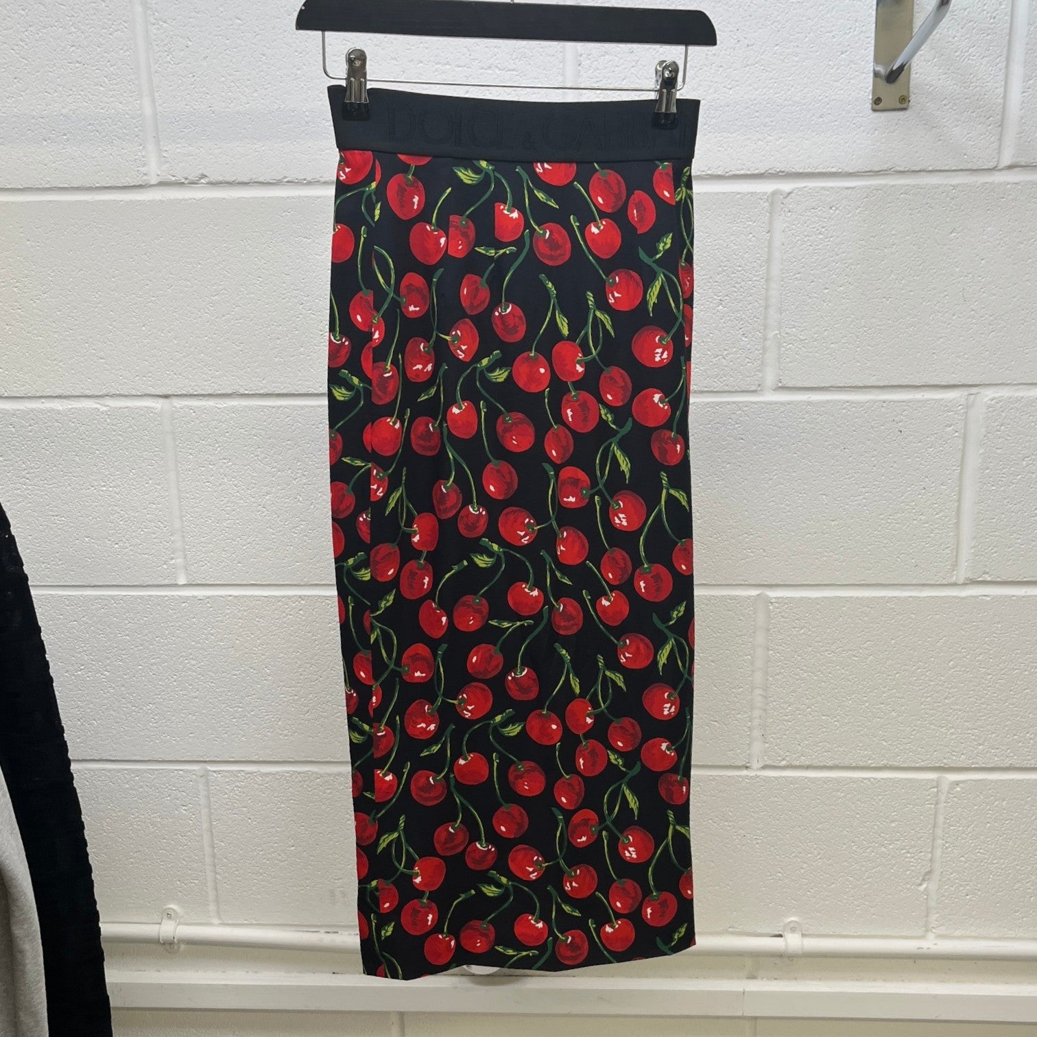 Women's Cherry Print Midi Skirts Black Size Waist 36"