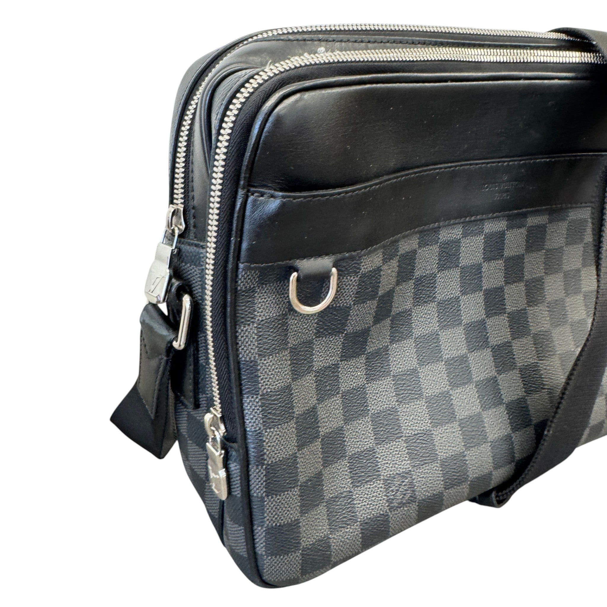 Men's Damier Graphite Trocadero Pm Messenger Bag Black