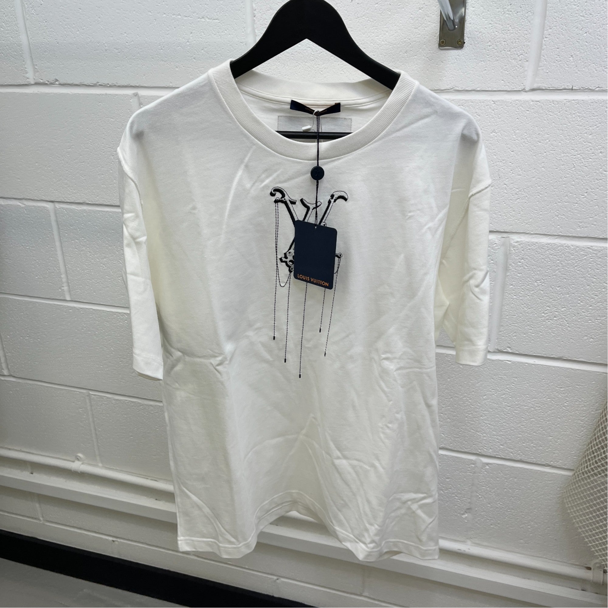 Men's Embroidered Pendant Logo T-Shirt White Size XL