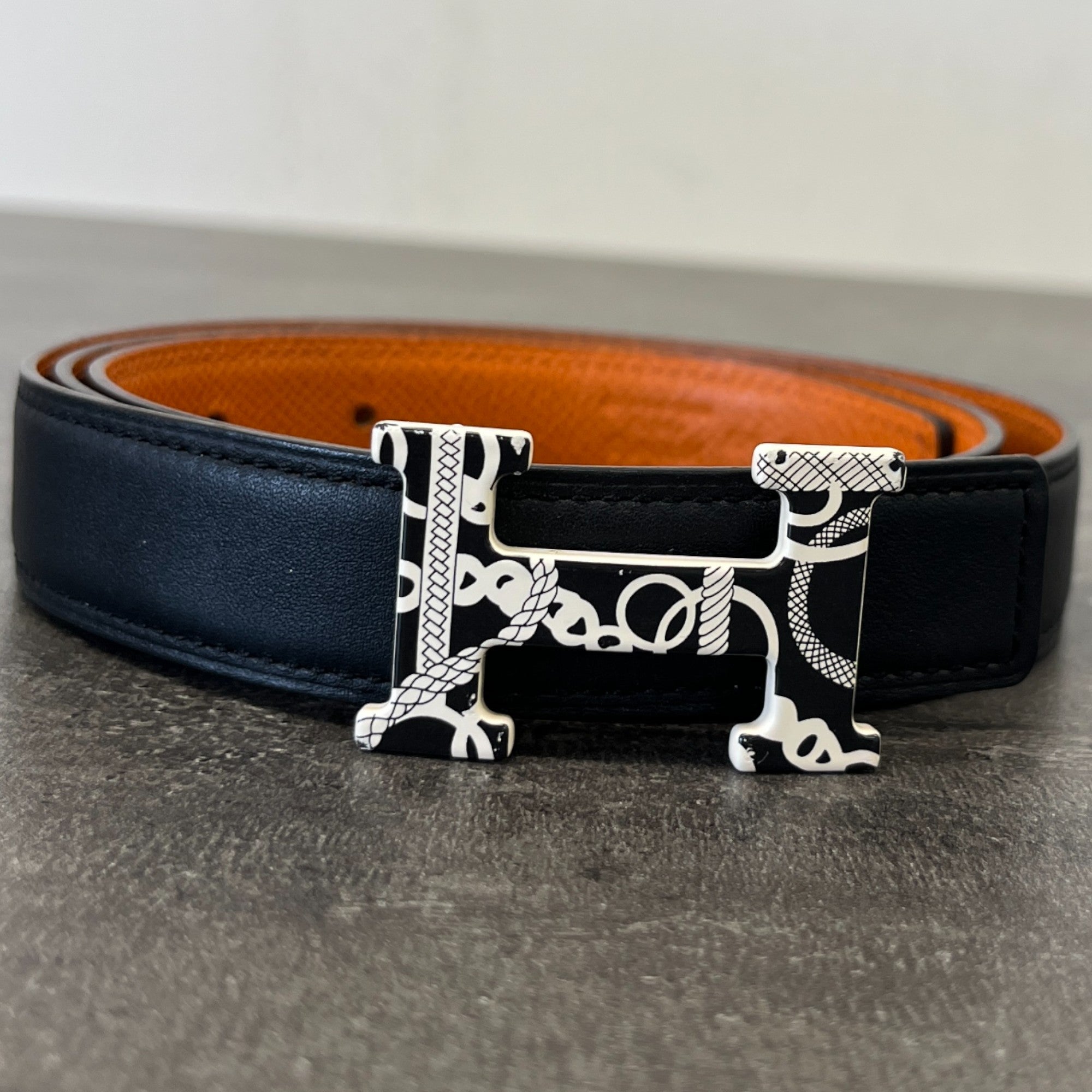 Women's Reversible H Belt Black Size Waist 28"