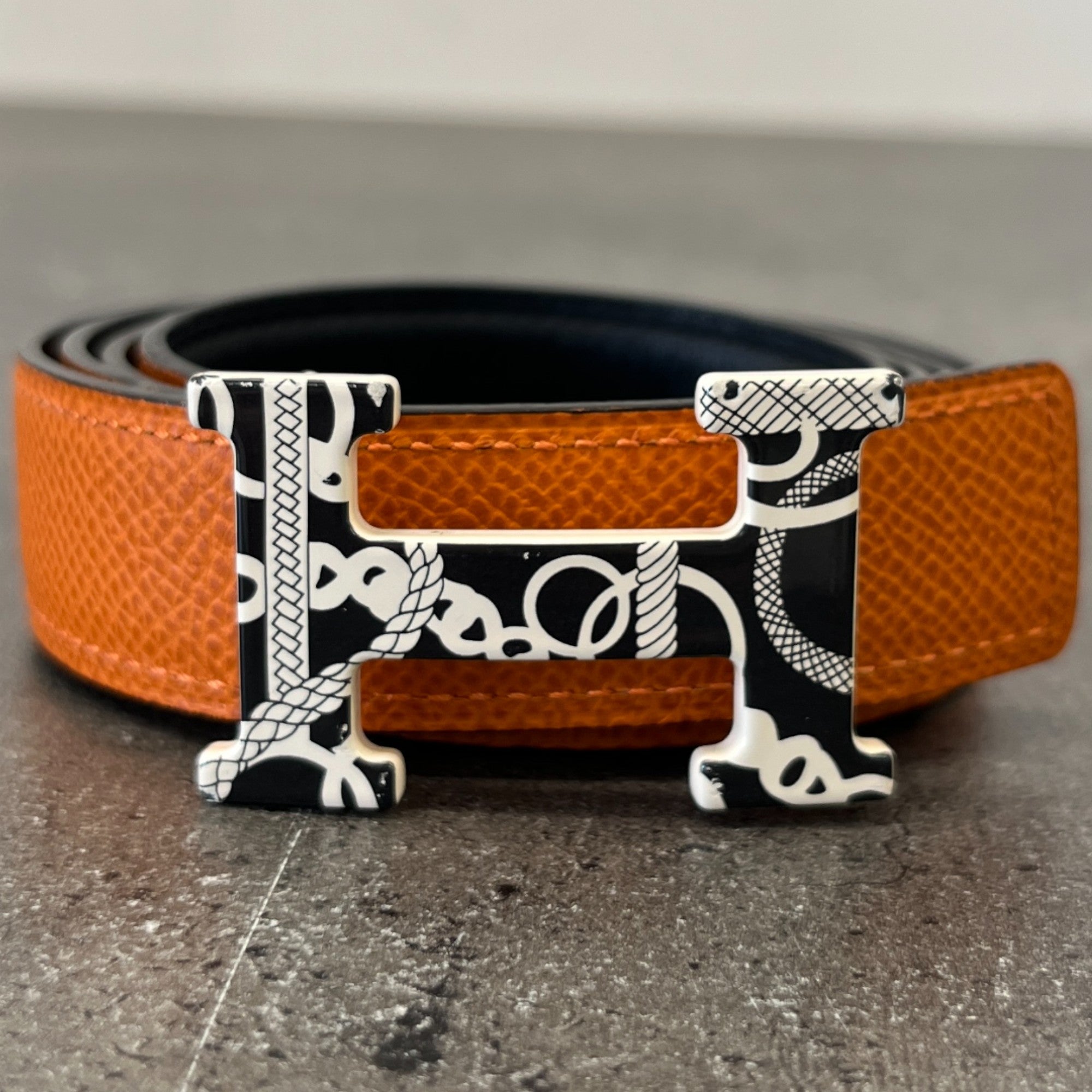 Women's Reversible H Belt Black Size Waist 28"