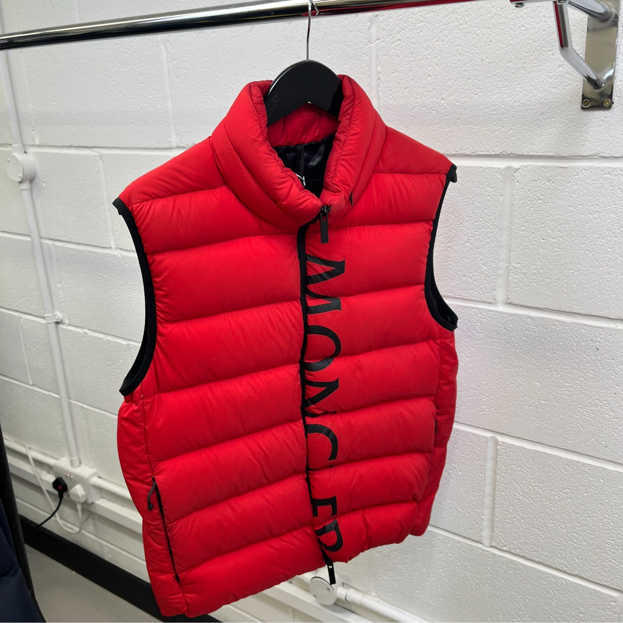 Men's Amak Gilet Red Size 2 / M