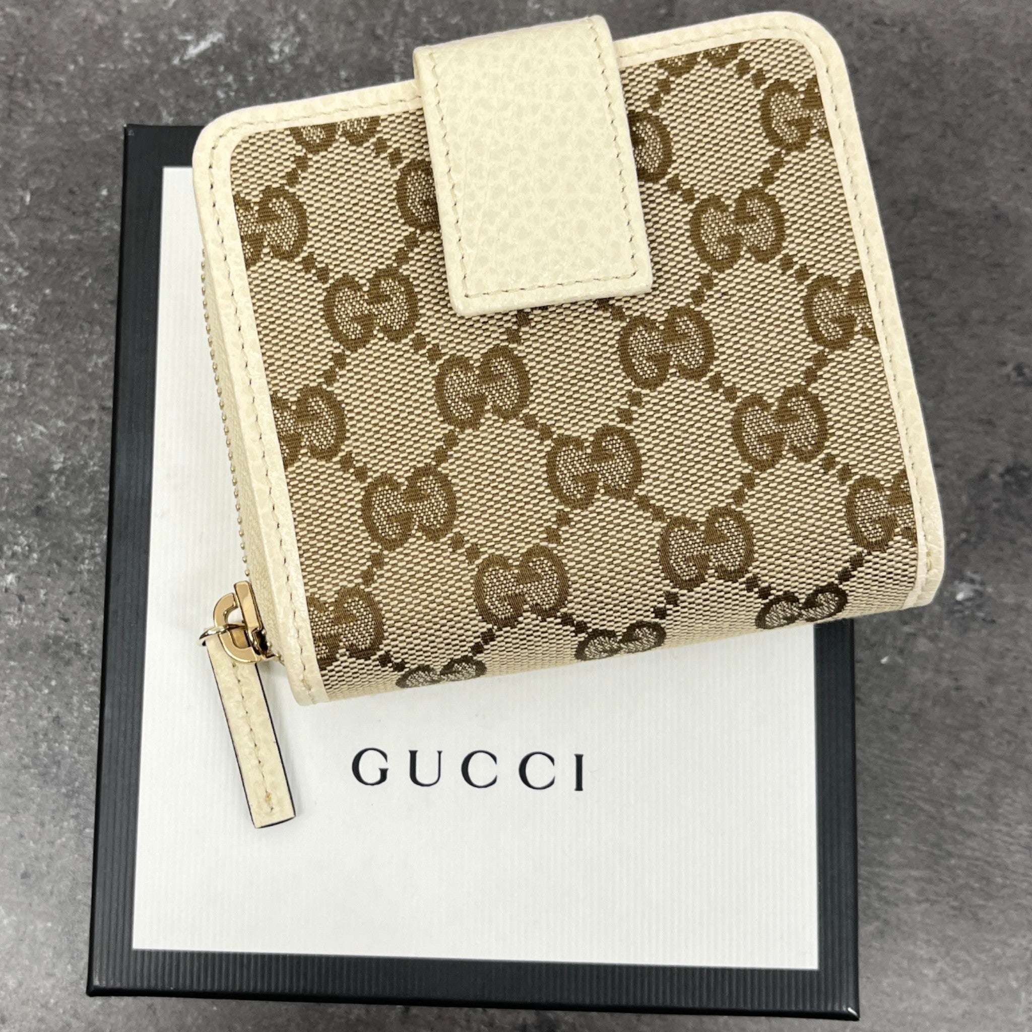 Women's Gg Supreme Bifold Wallet Cream