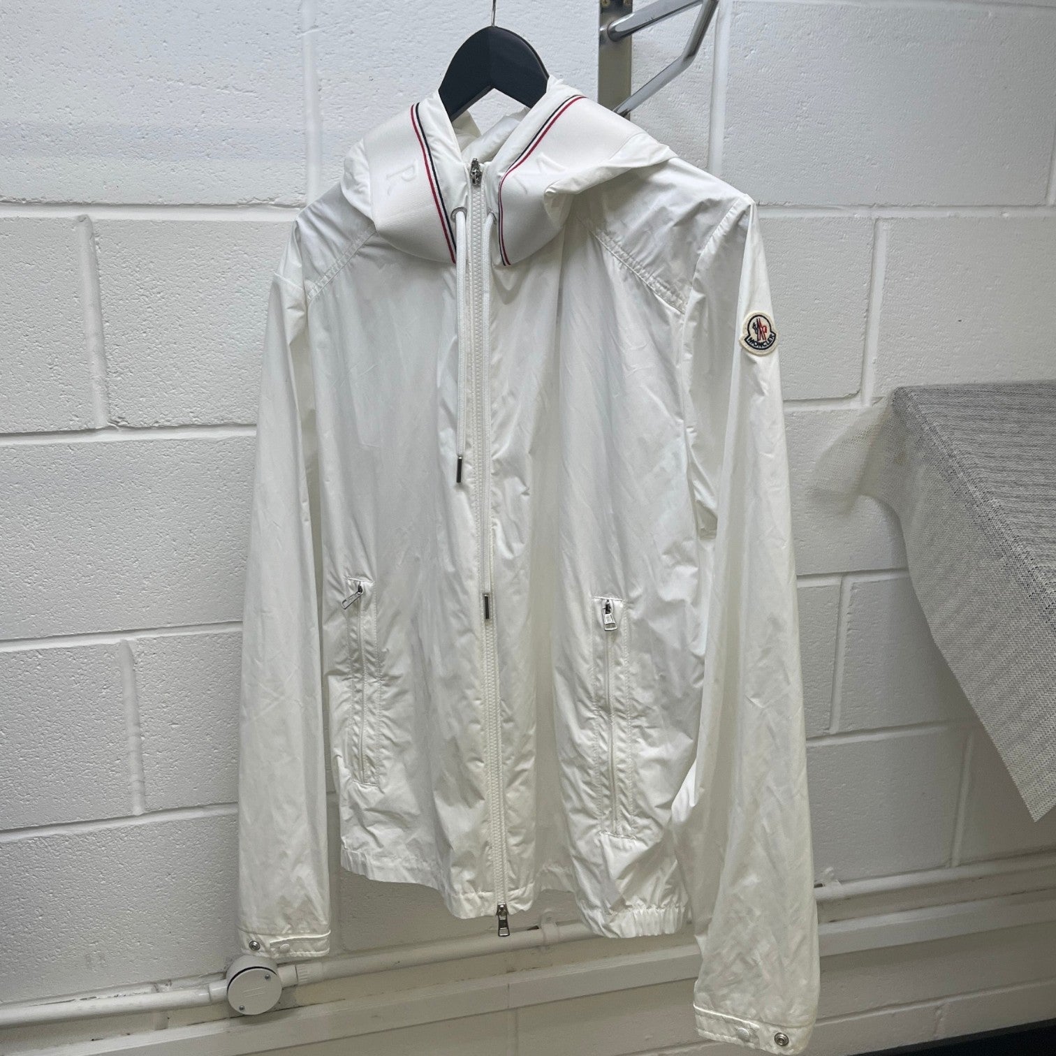 Men's Mira Windbreaker White Size 5 / XXL