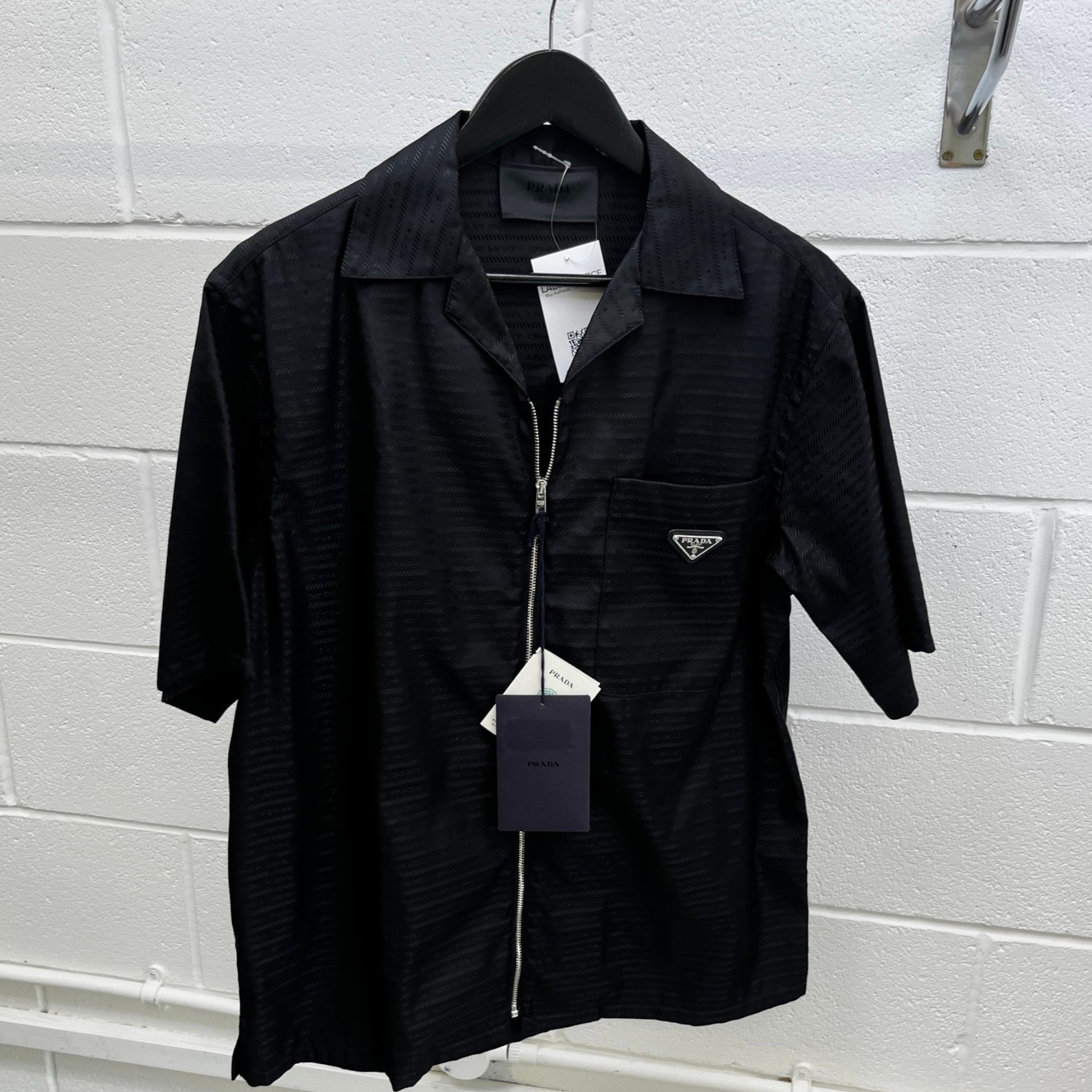 Men's Plaque Logo Short Sleeve Shirt Black Size S