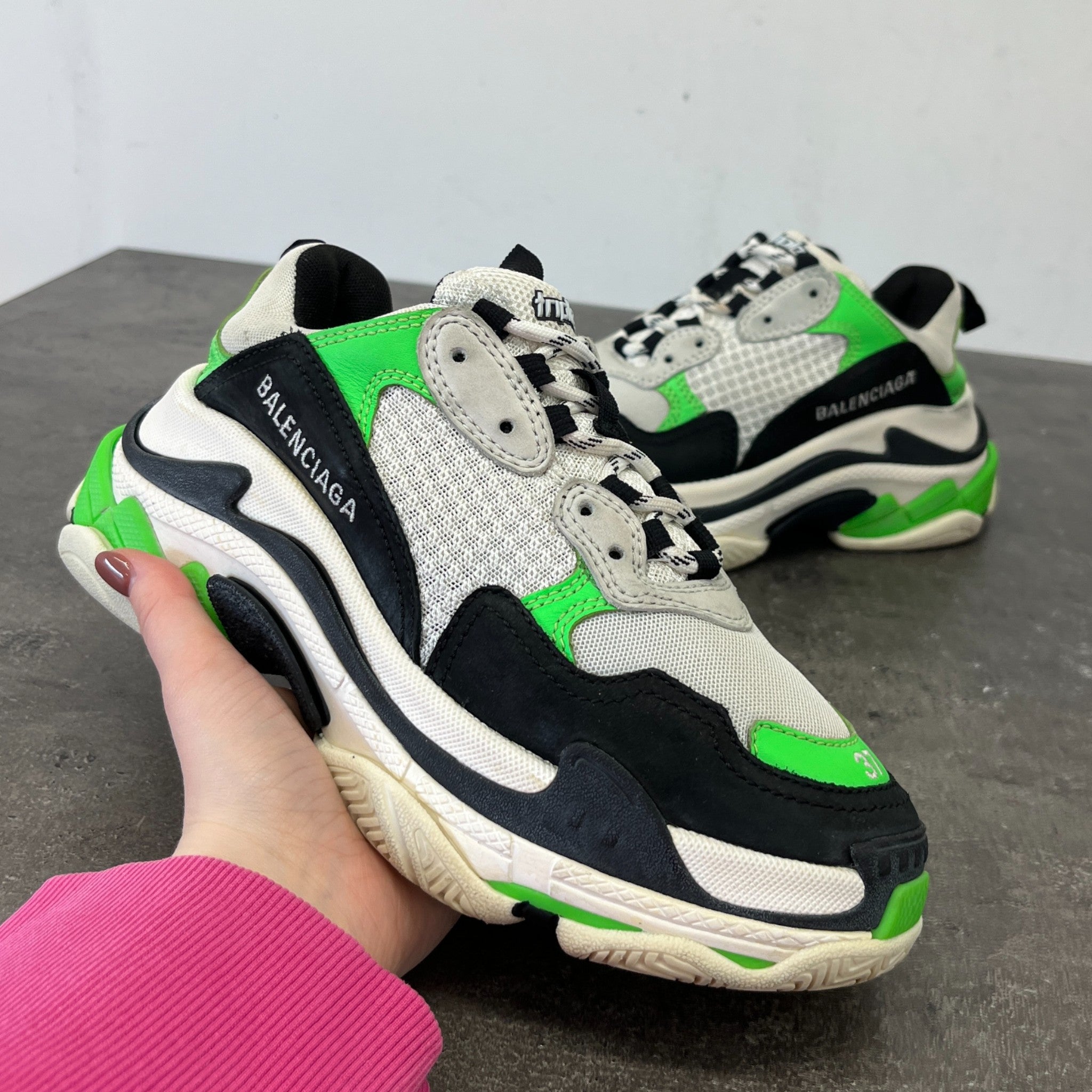Women's Triple S Low Trainers White Size EU 37 / UK 4