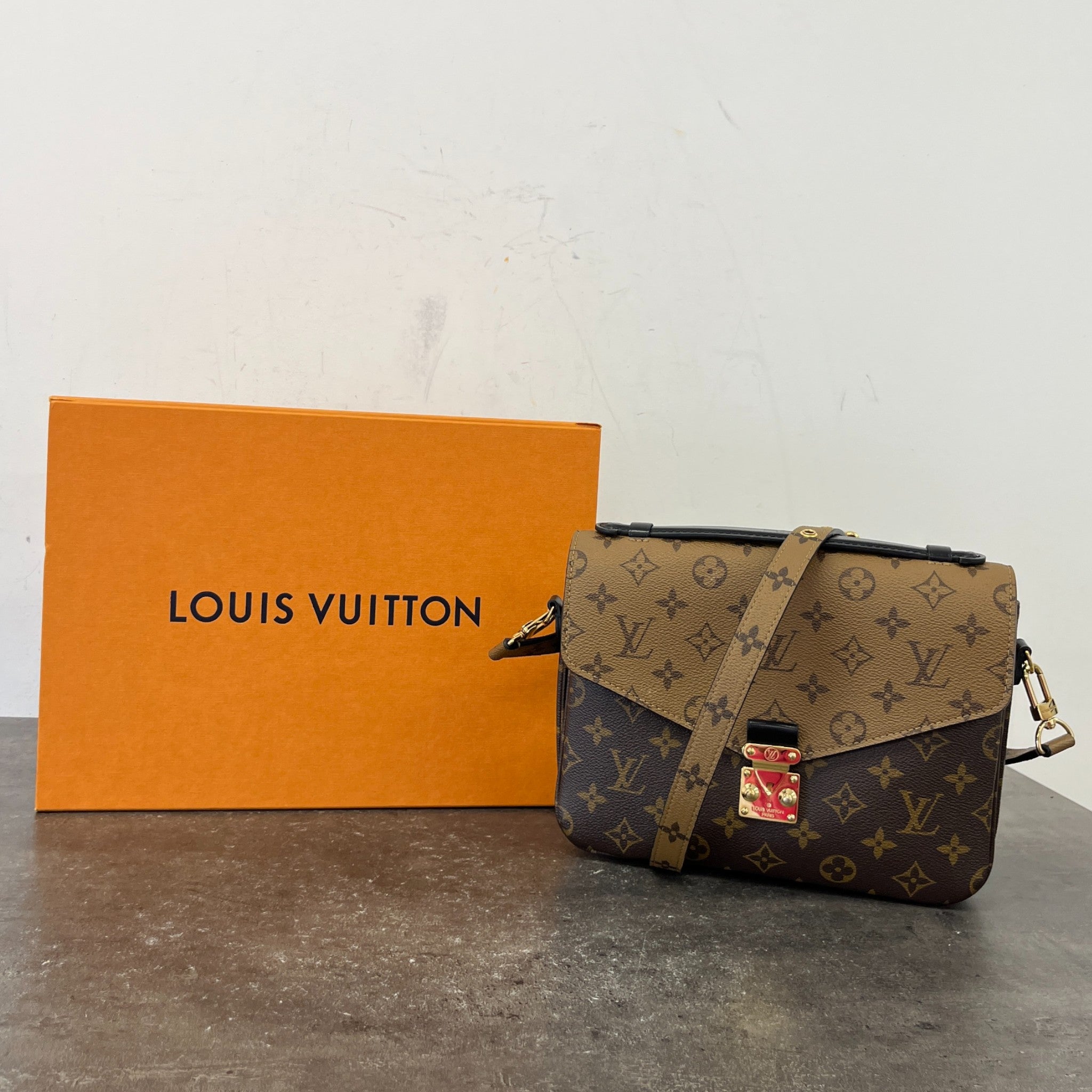 Women's Monogram Pochette Metis Bag Brown