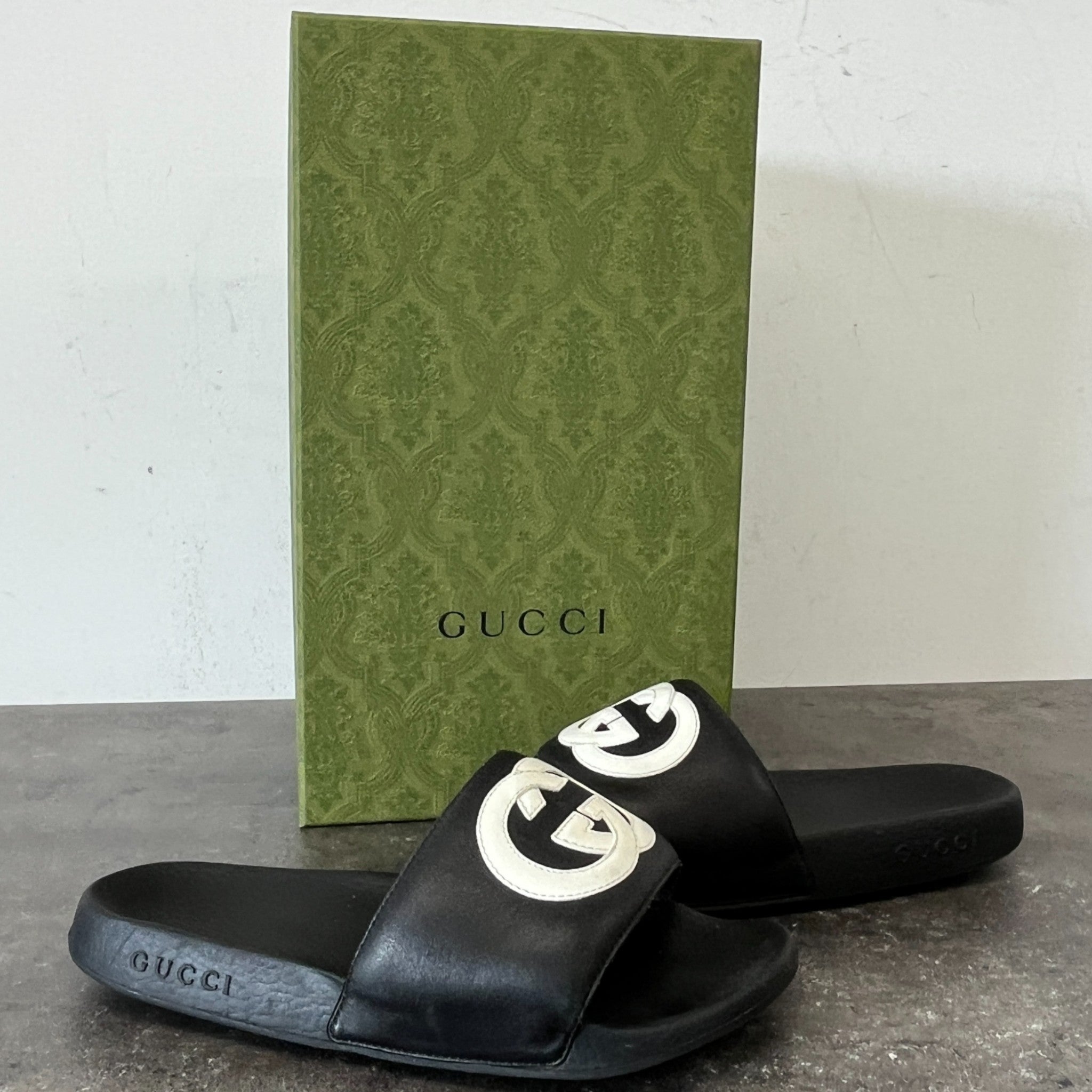 Men's Interlocking G Slides Black Size EU 40 / UK 6