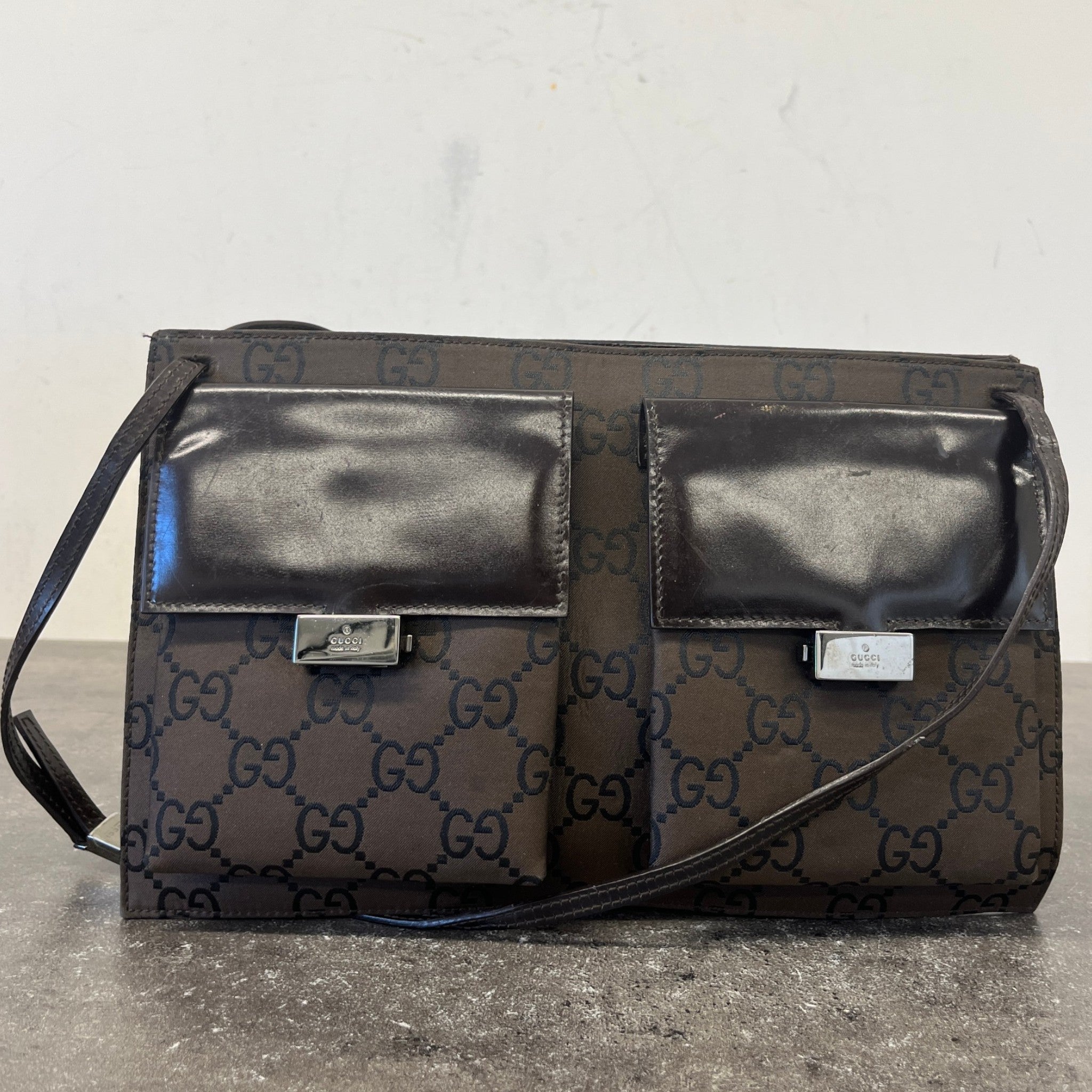 Women's Gg Supreme Messenger Bag Brown