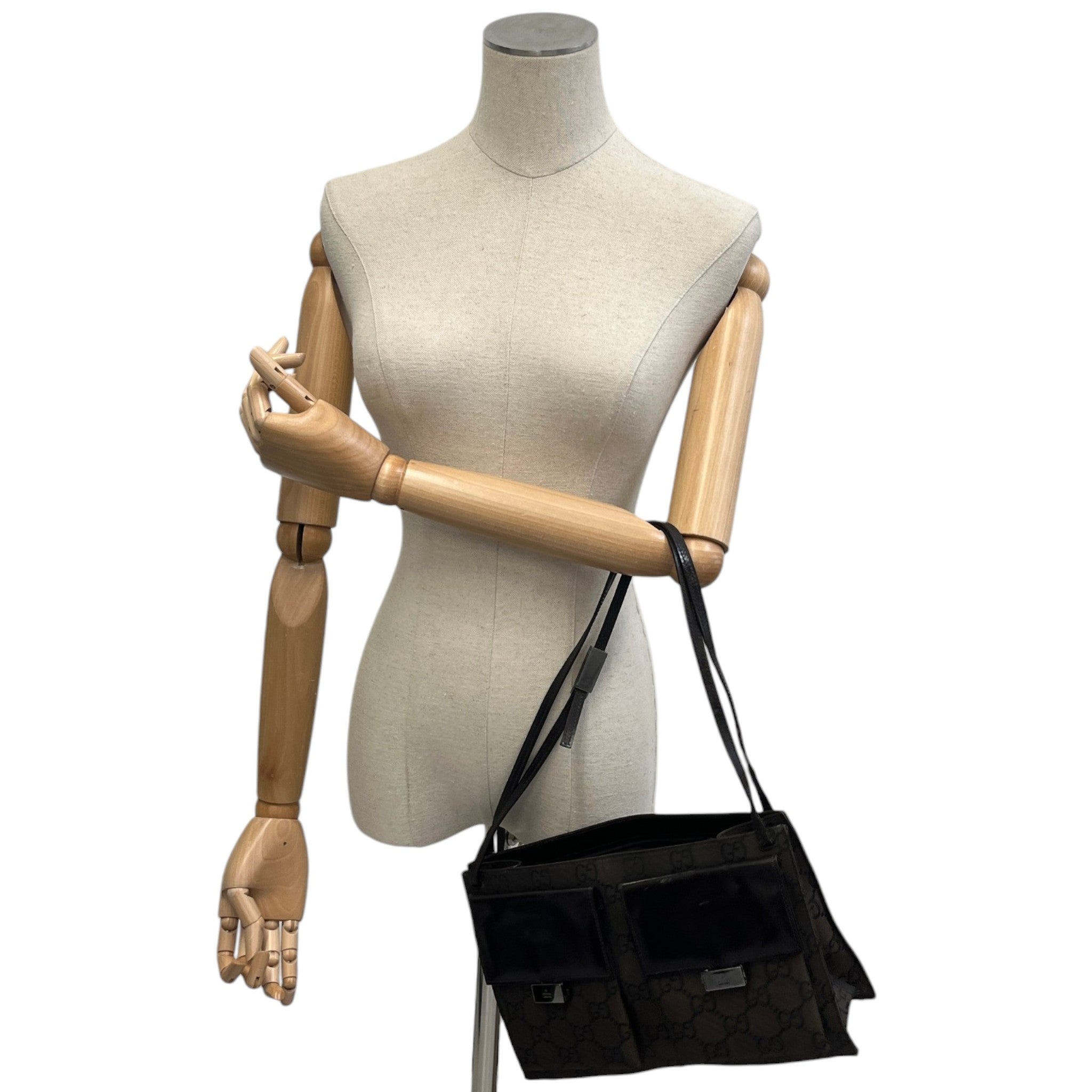 Women's Gg Supreme Messenger Bag Brown
