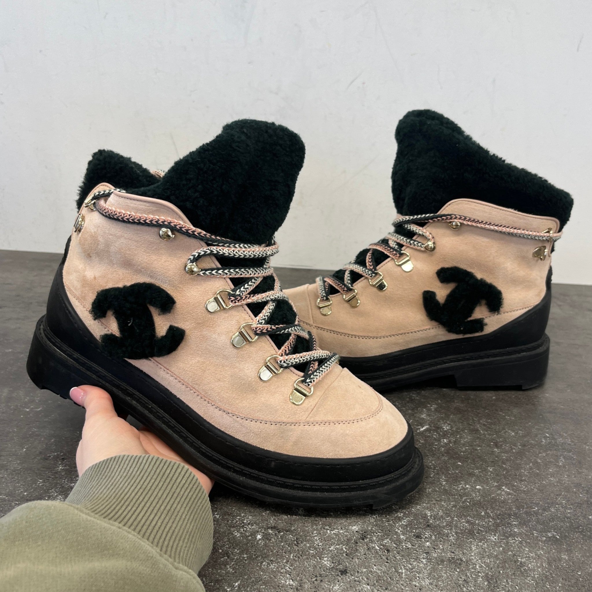 Women's Interlocking Cc Shearling Combat Boots Pink Size EU 39 / UK 6