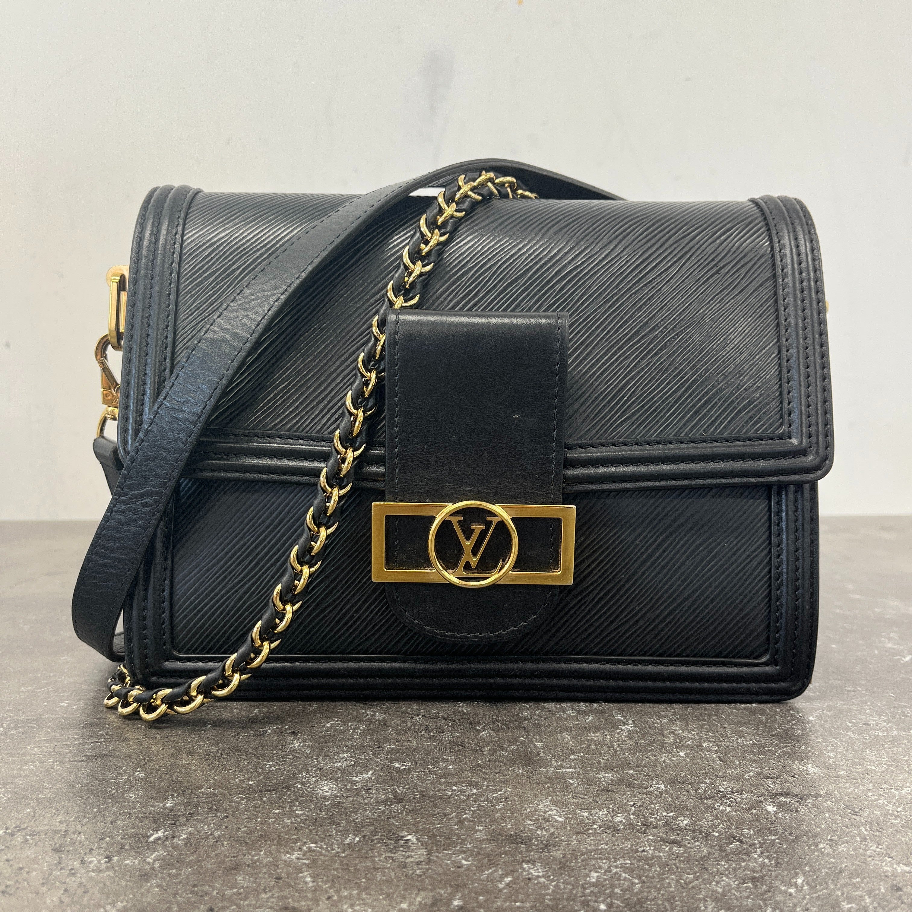 Women's Epi Leather Dauphine Mm Bag Black