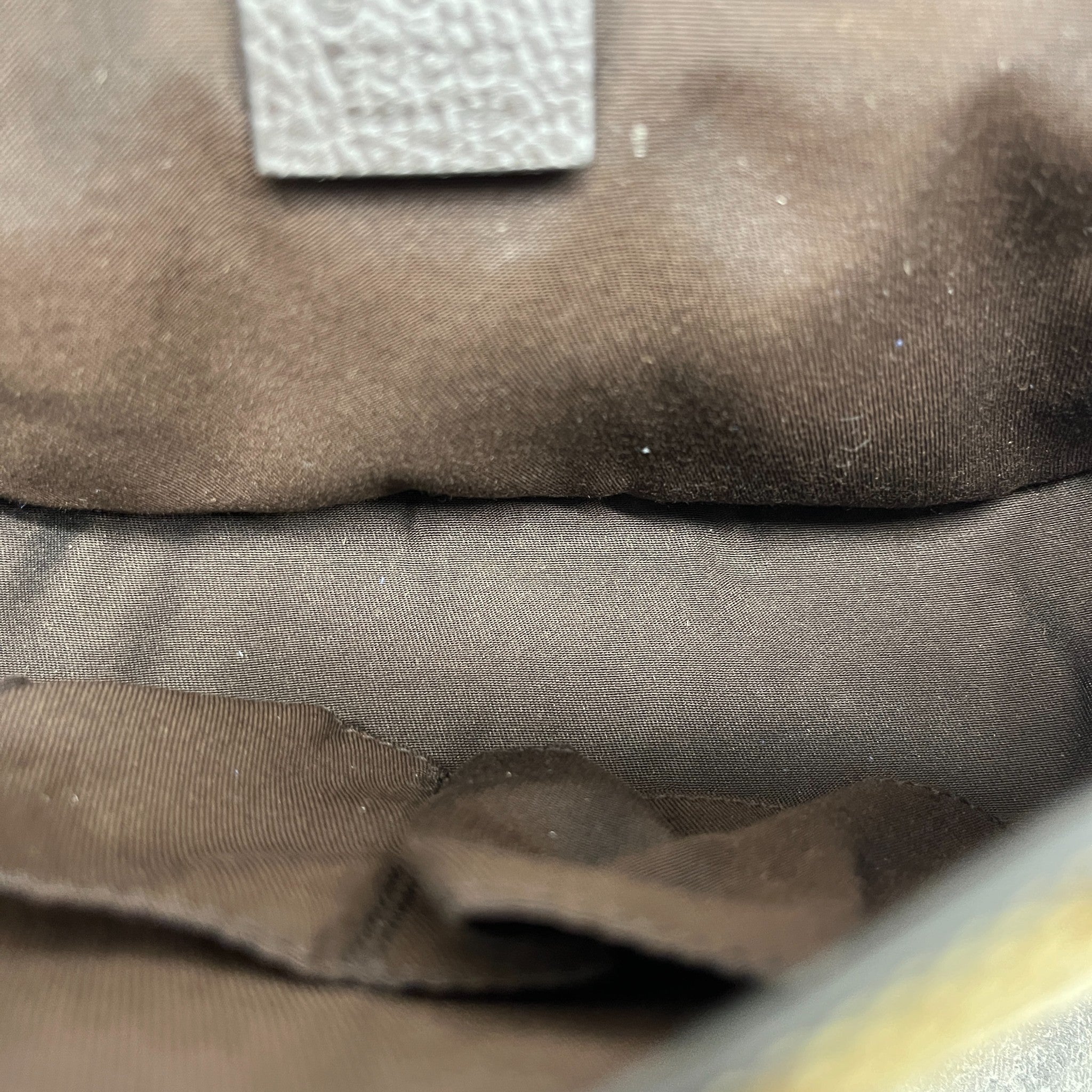 Women's Gg Supreme Messenger Bag Beige