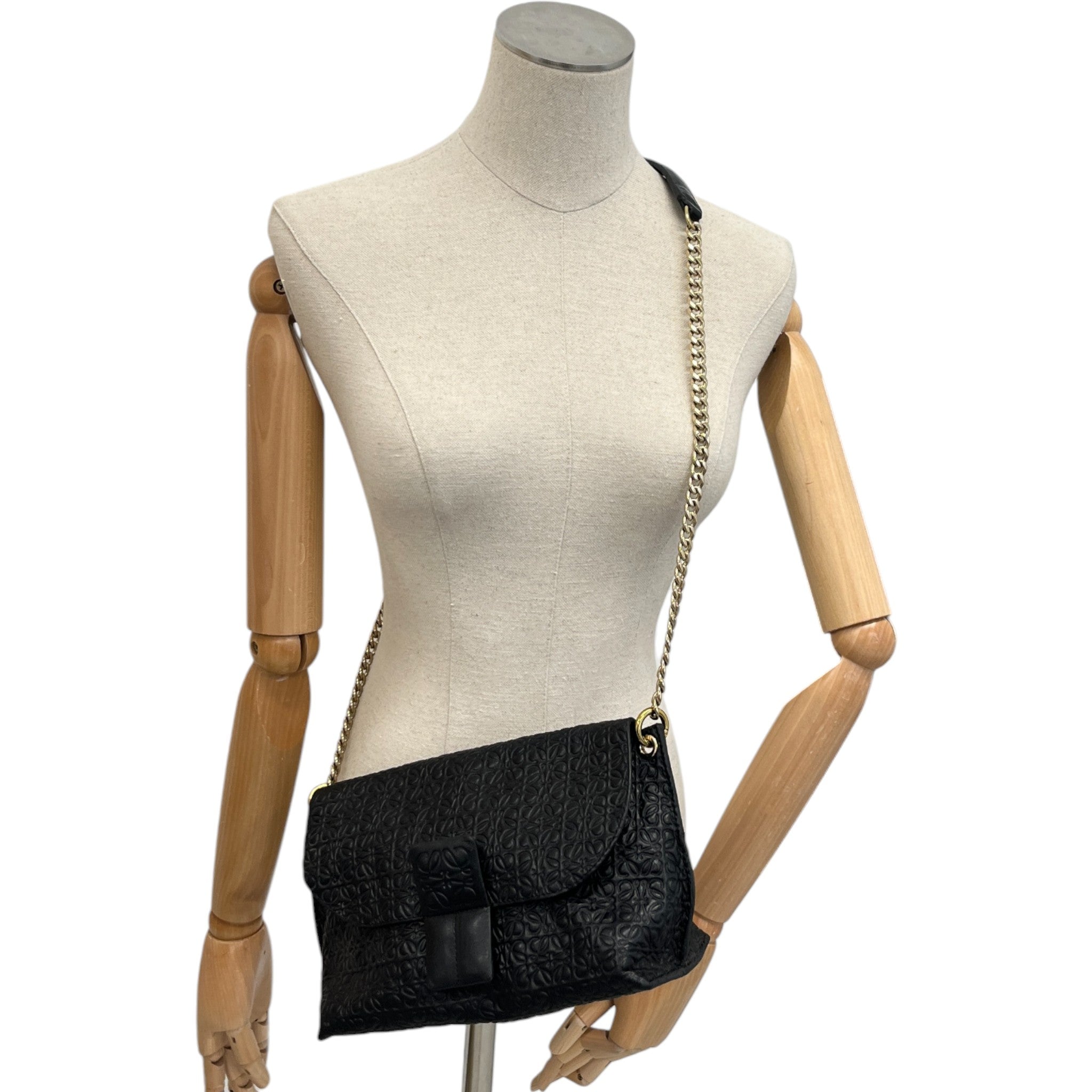 Women's Repeat Anagram Avenue Bag Black