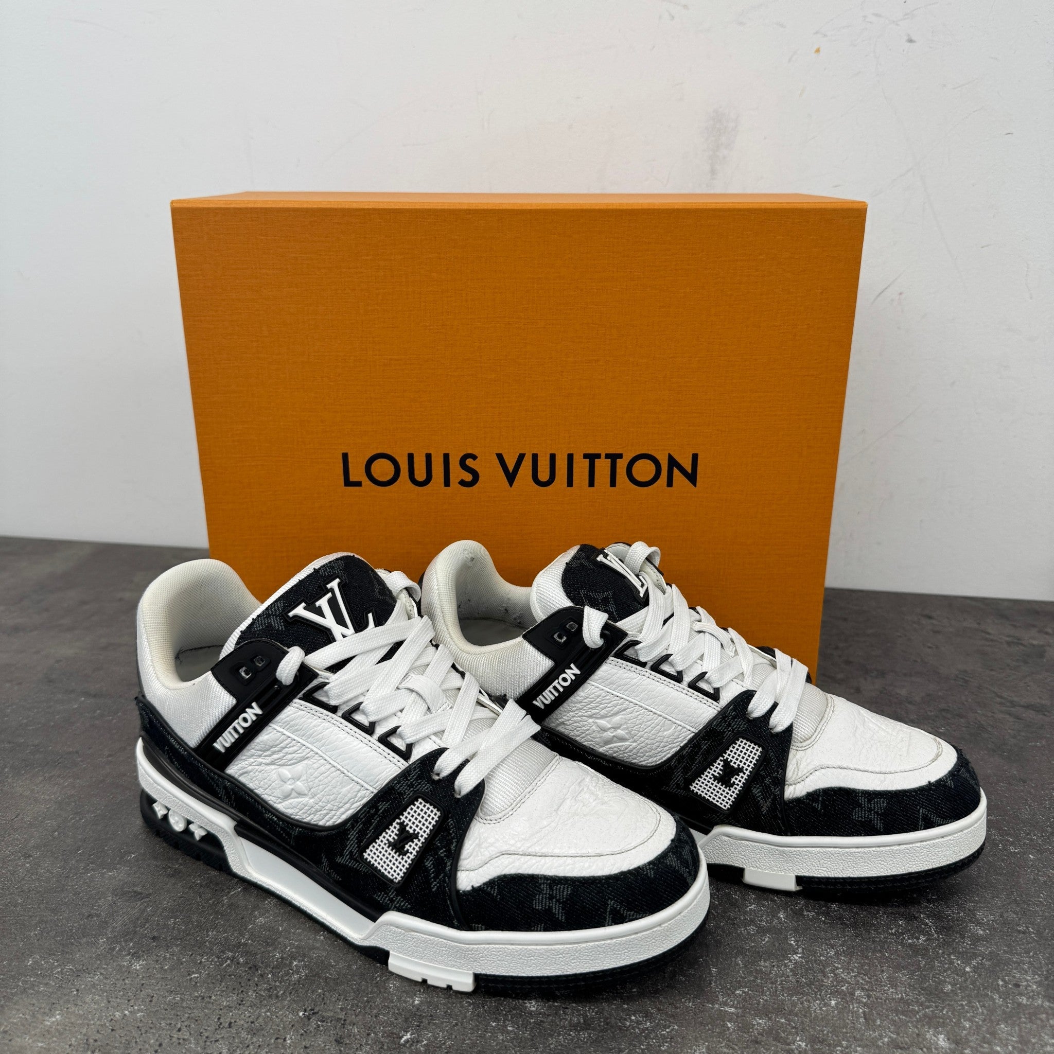 Men's Lv Low Trainers Black Size EU 40 / UK 6