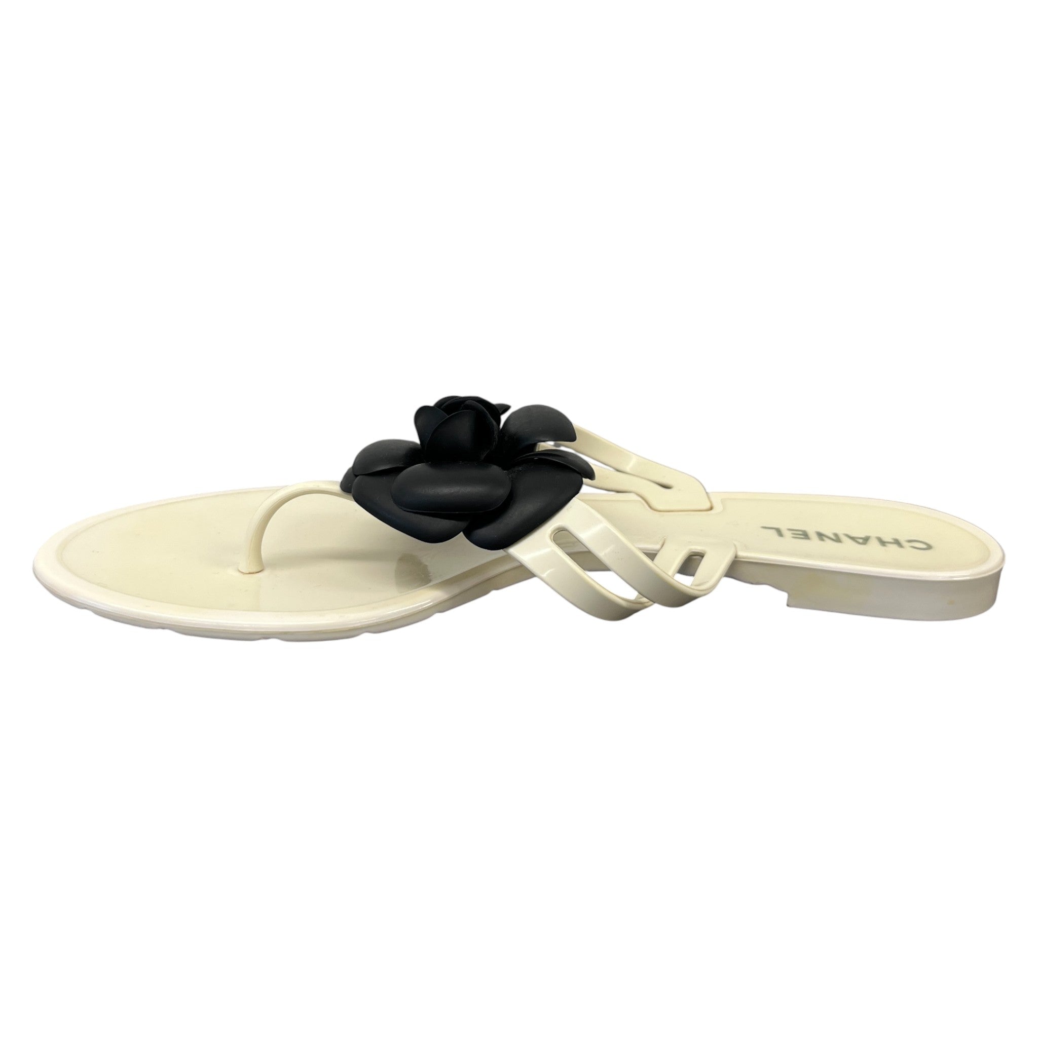 Women's Camellia Thong Sandals Cream Size EU 41 / UK 8