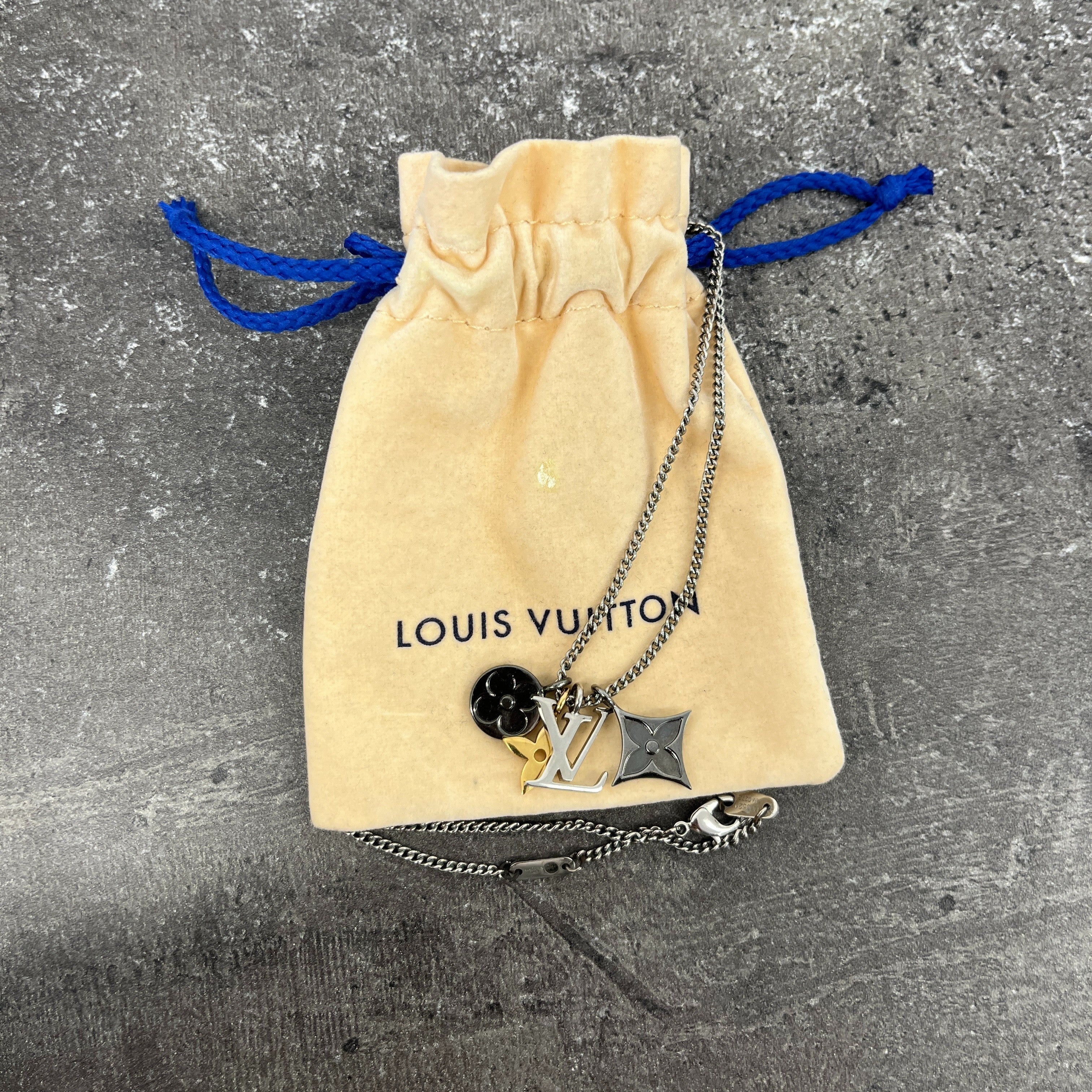 Men's Lv Instinct Pendant Necklace Silver