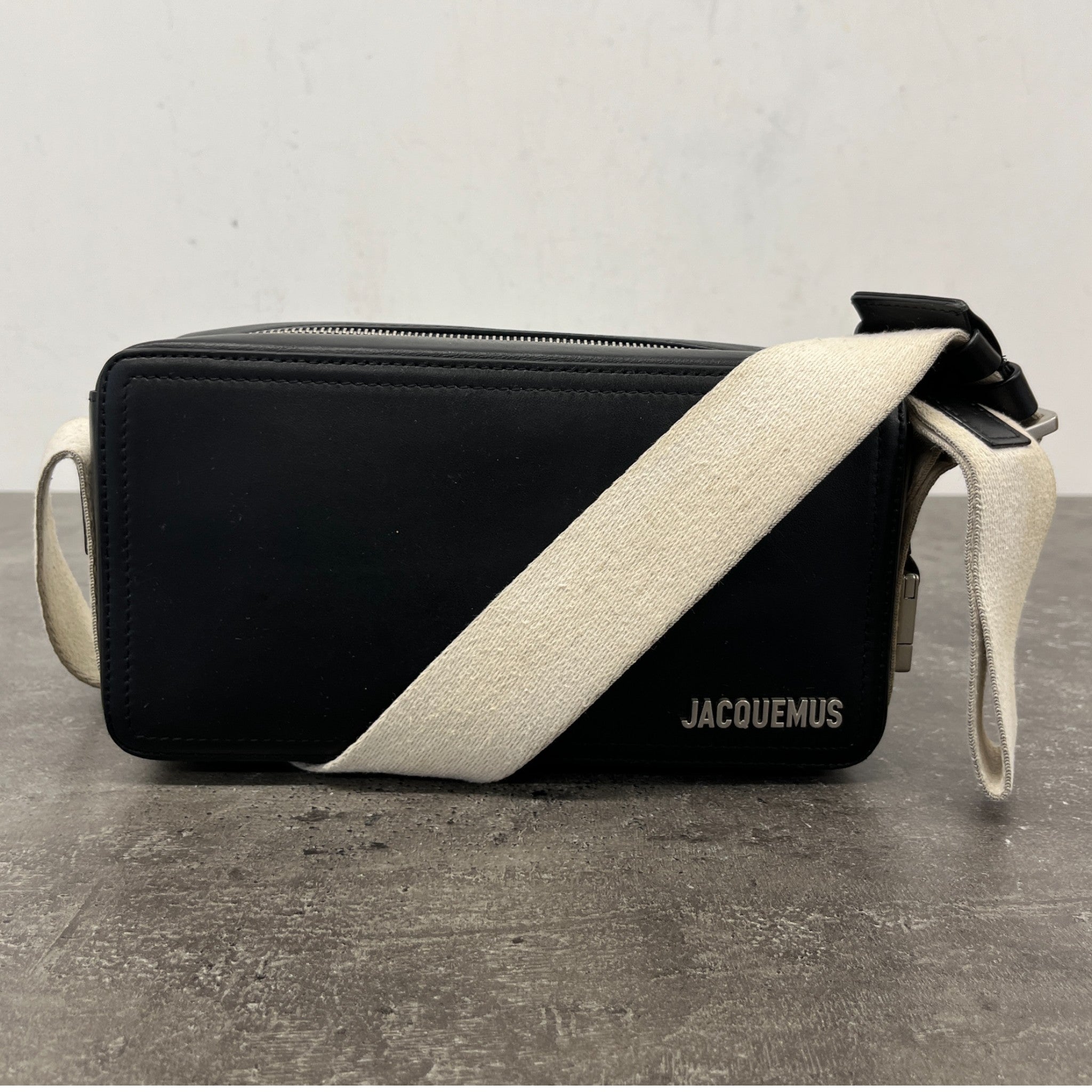 Men's The Horizontal Cuerda Messenger Bag Black