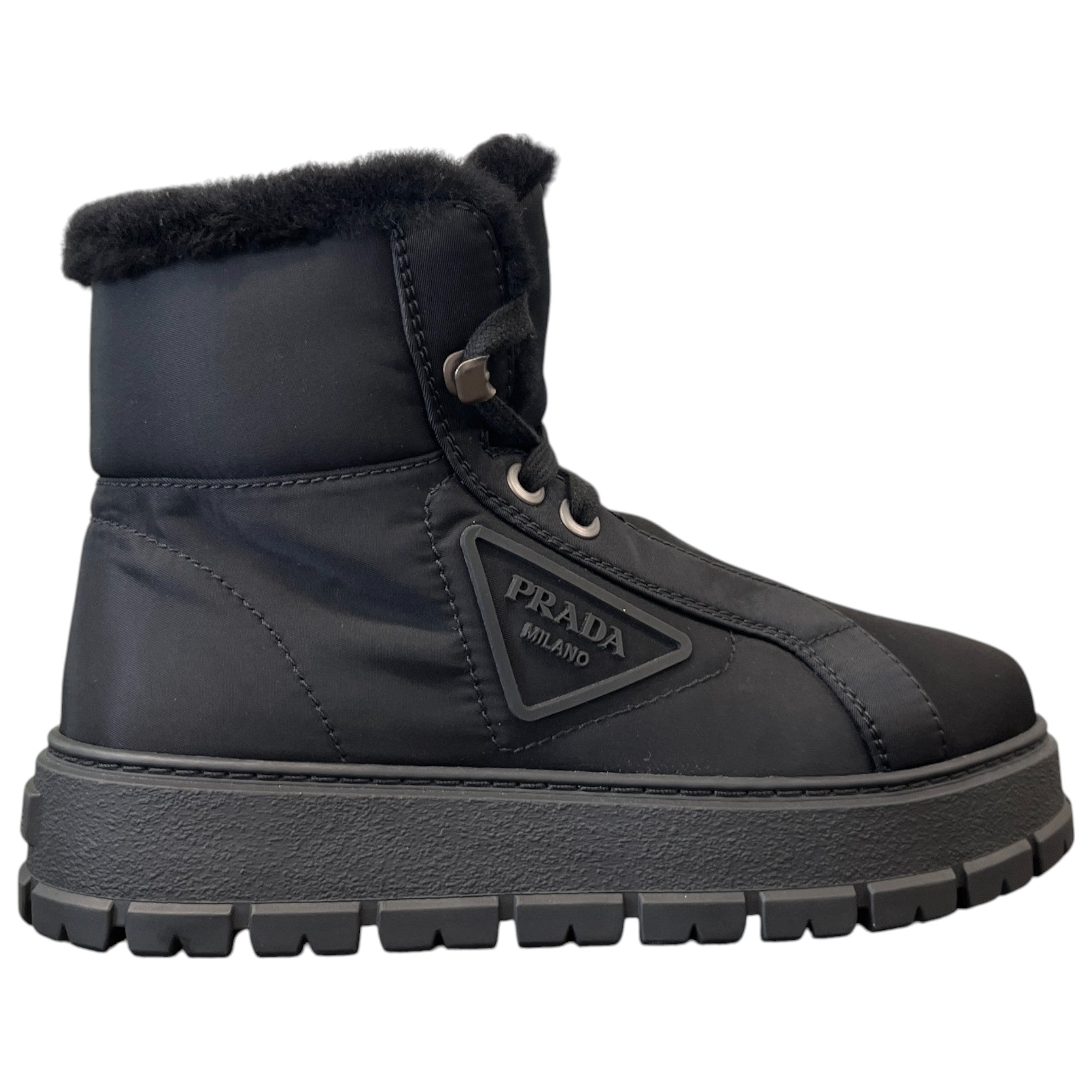 Women's Logo Plaque Shearling Boots Black Size EU 36 / UK 3