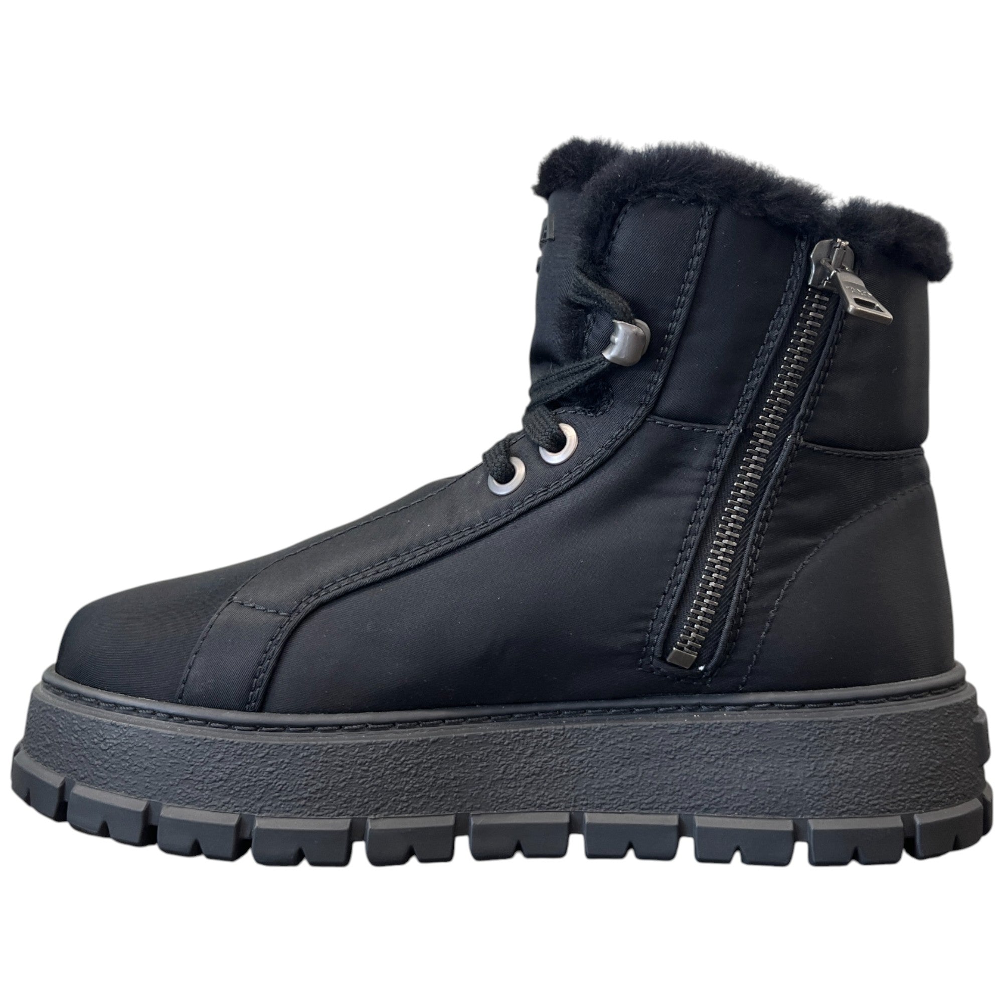 Women's Logo Plaque Shearling Boots Black Size EU 36 / UK 3