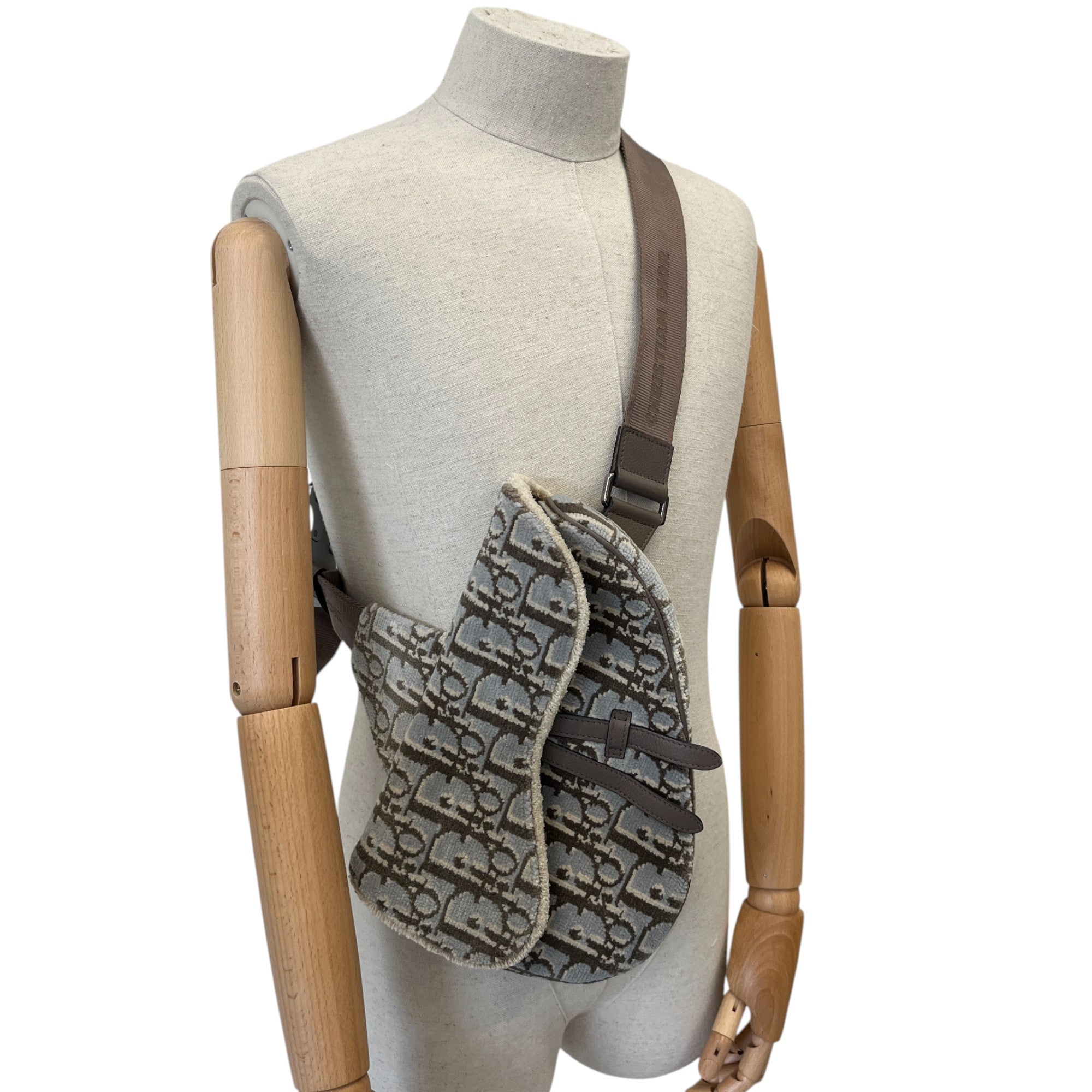 Men's Oblique Saddle Bag Grey