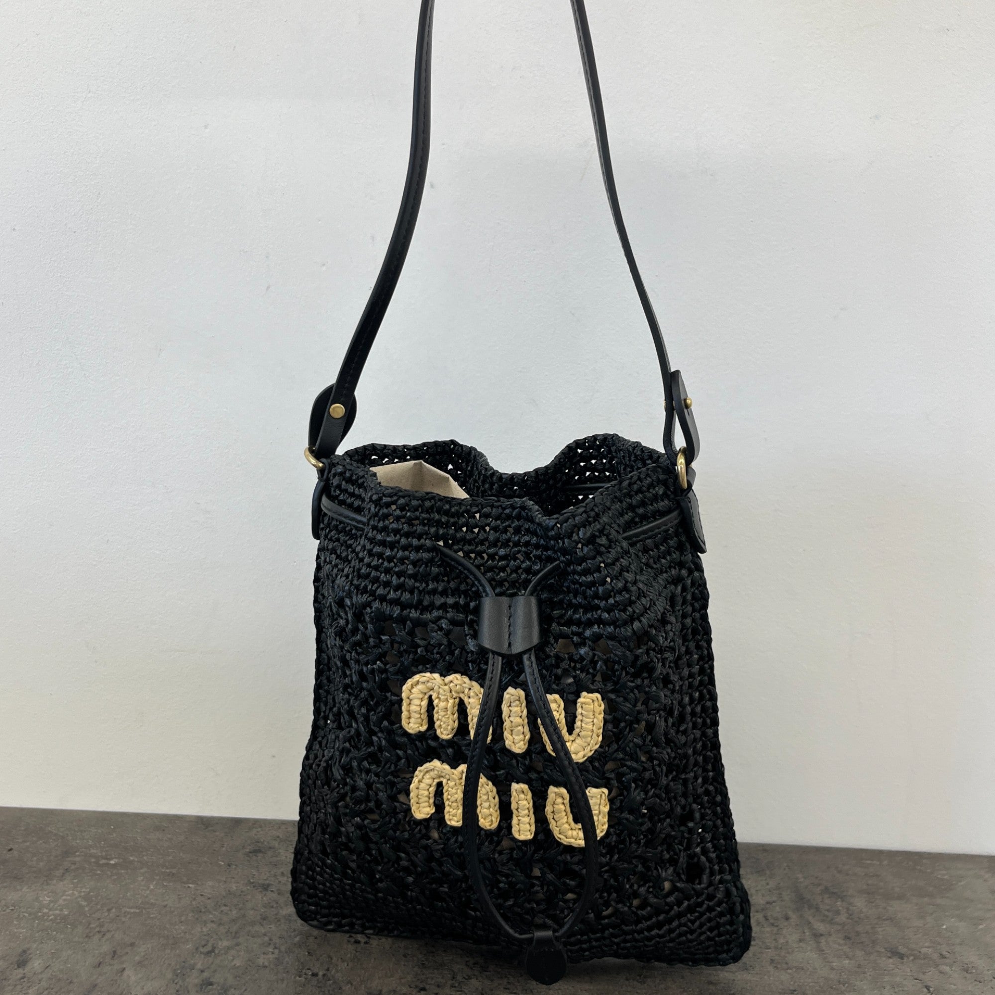 Women's Crochet Drawstring Bag Black