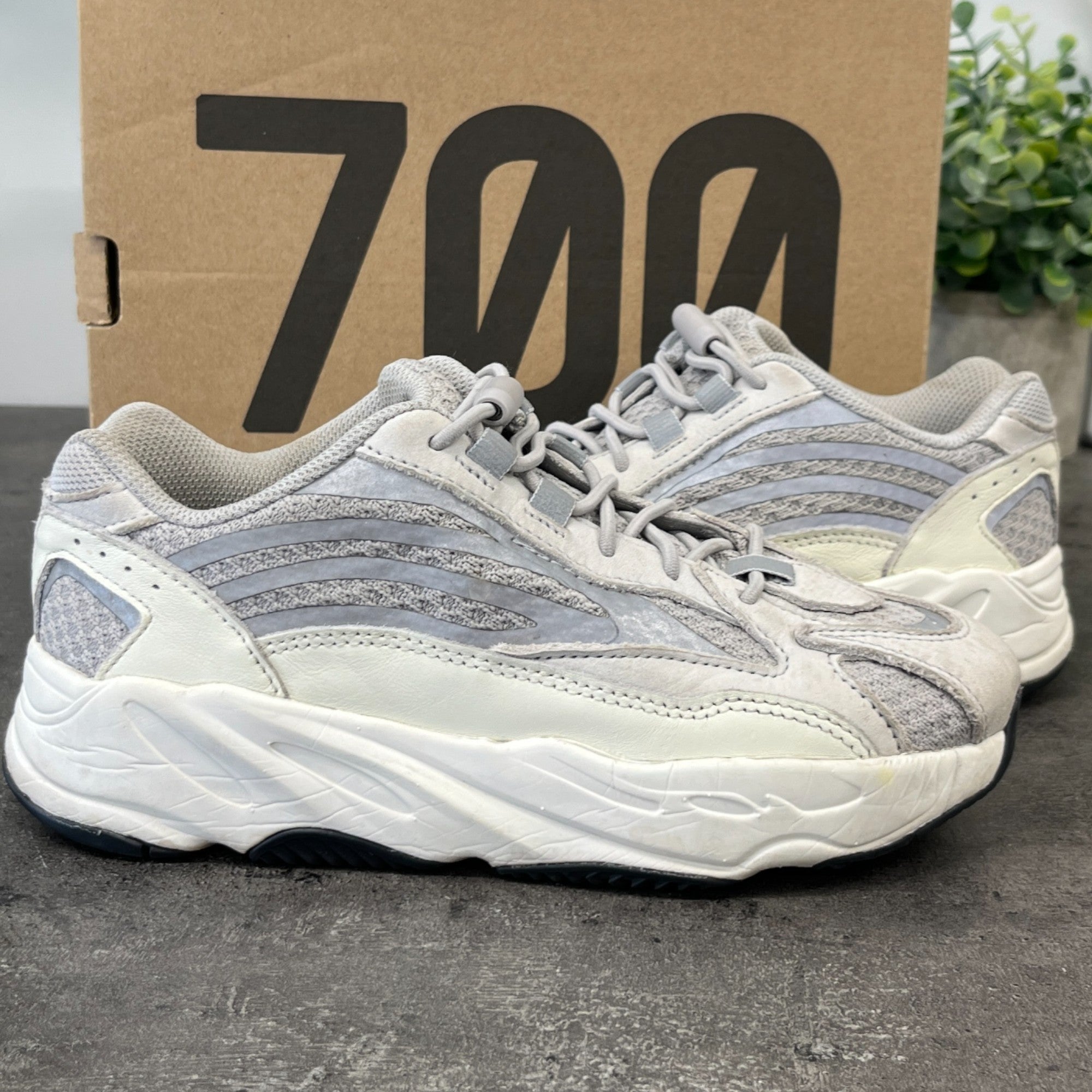 Women's Boost 700 Low Trainers Grey Size EU 35.5 / UK 2.5