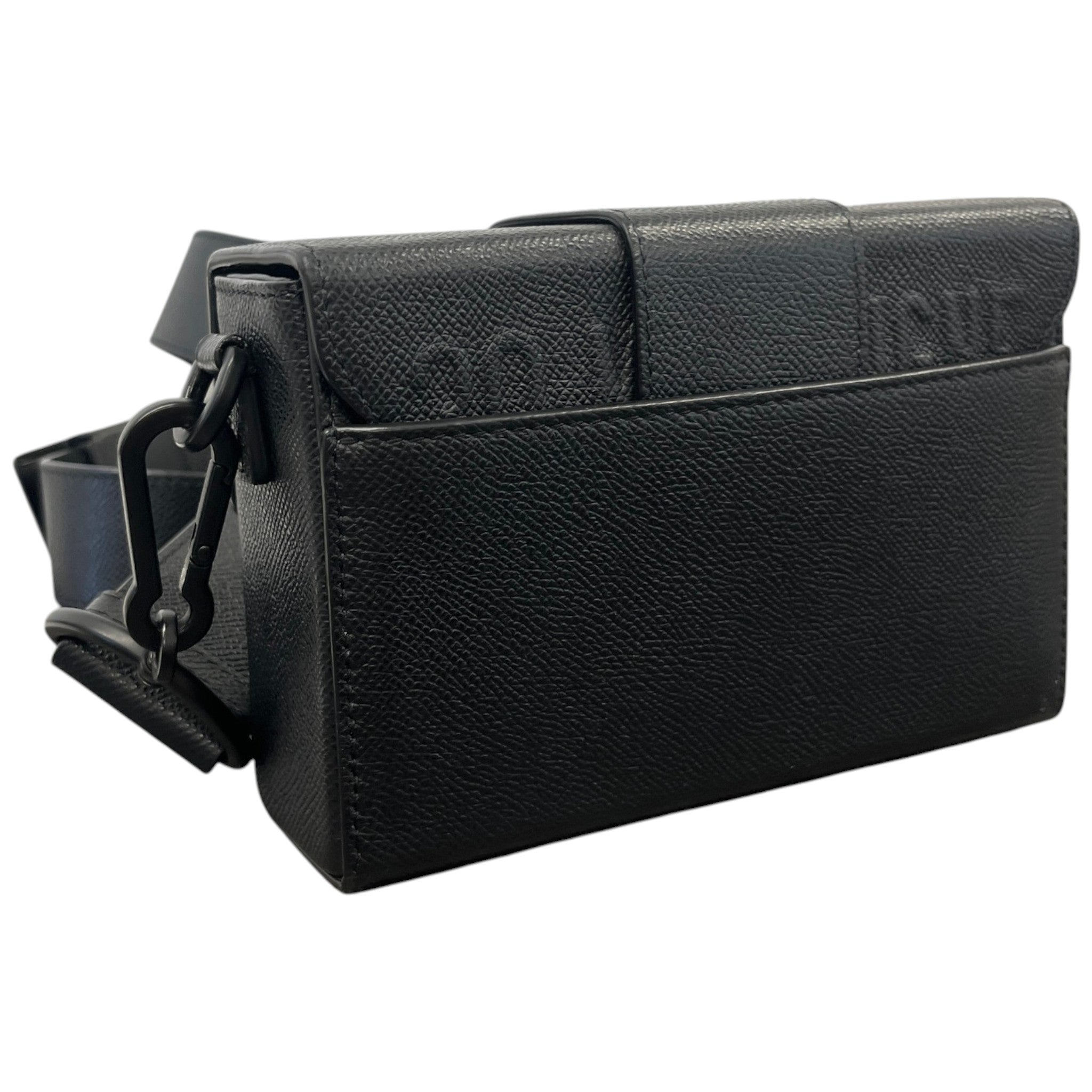 Women's 30 Montaigne Box Handbag Black