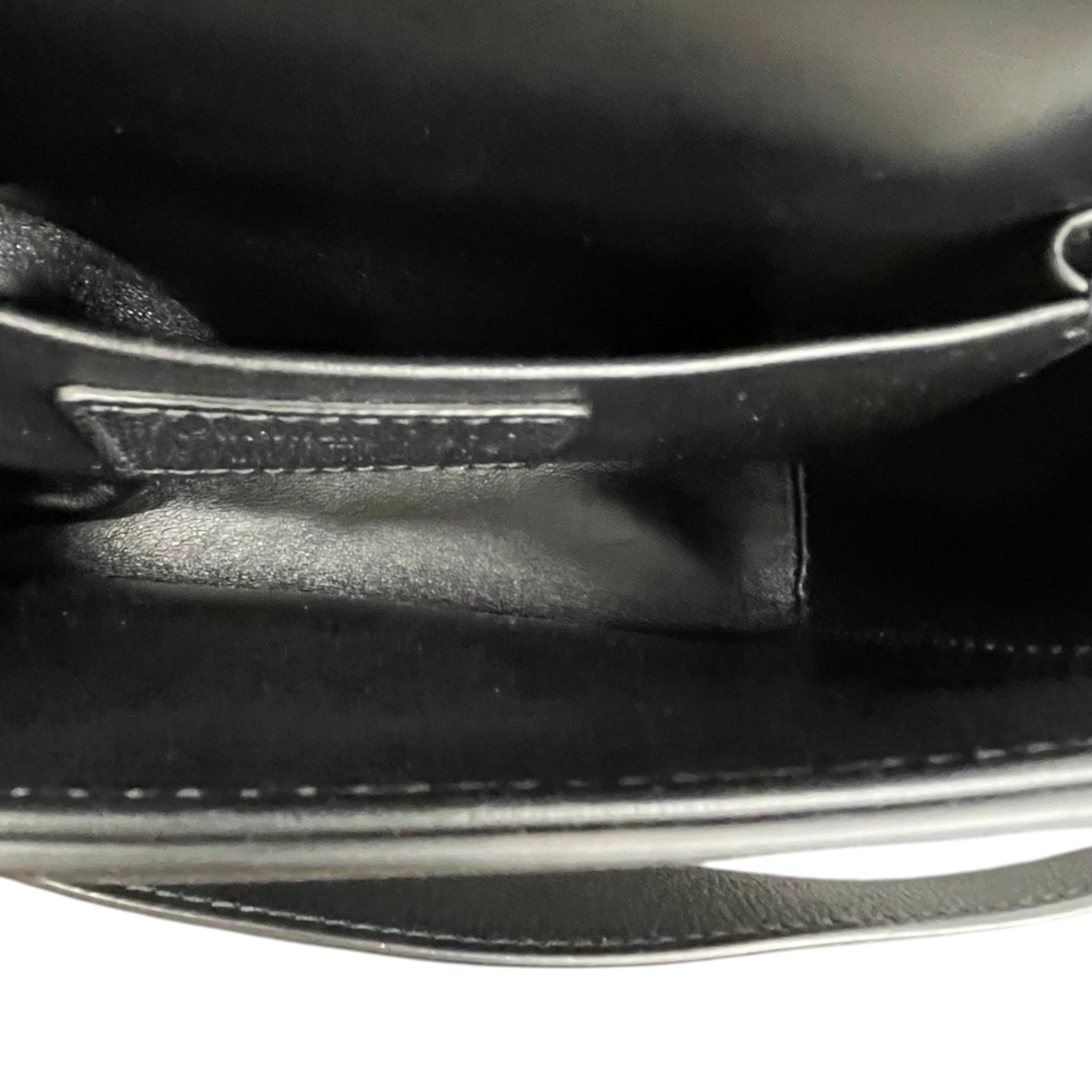 Women's 30 Montaigne Box Handbag Black