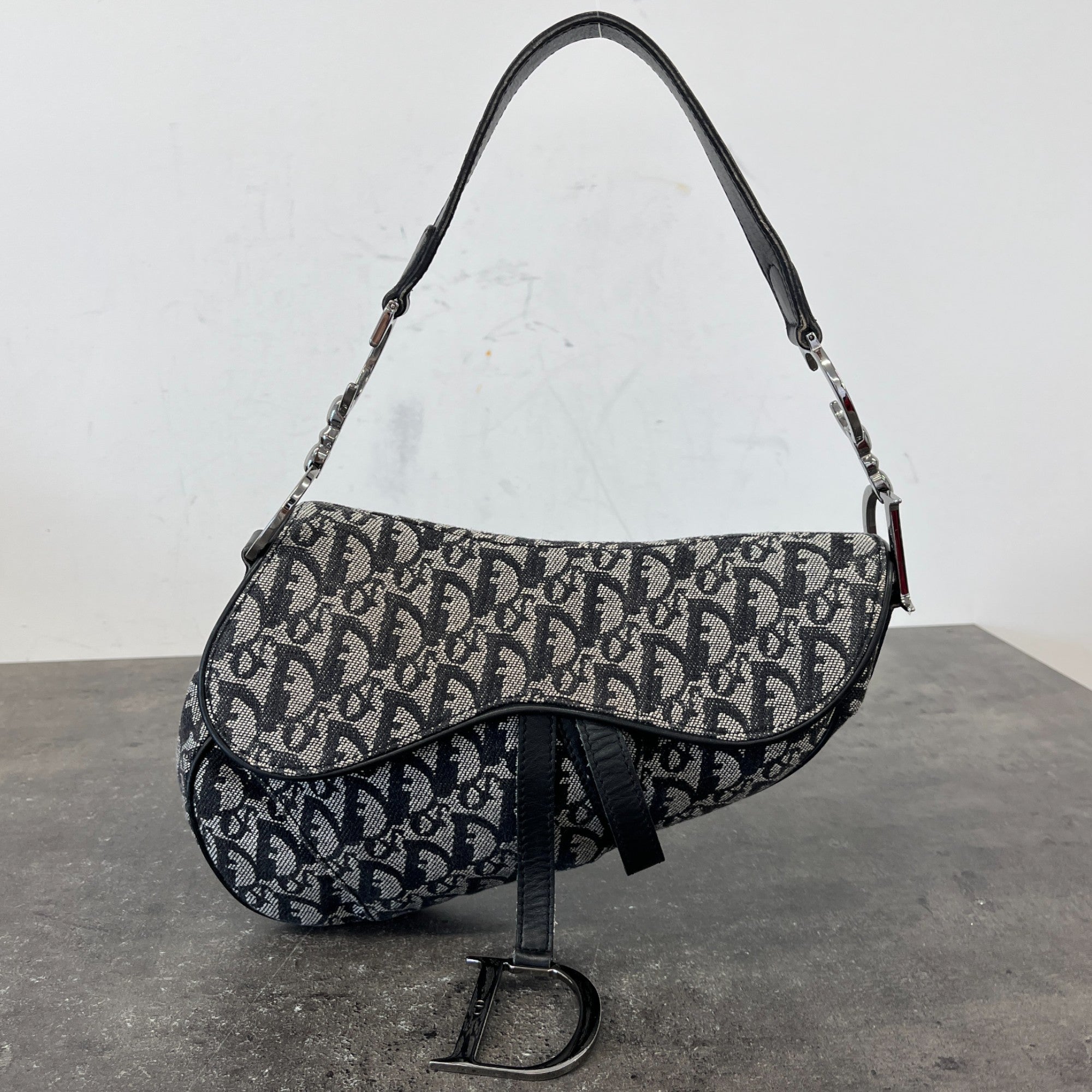 Women's Vintage Oblique Saddle Bag Navy
