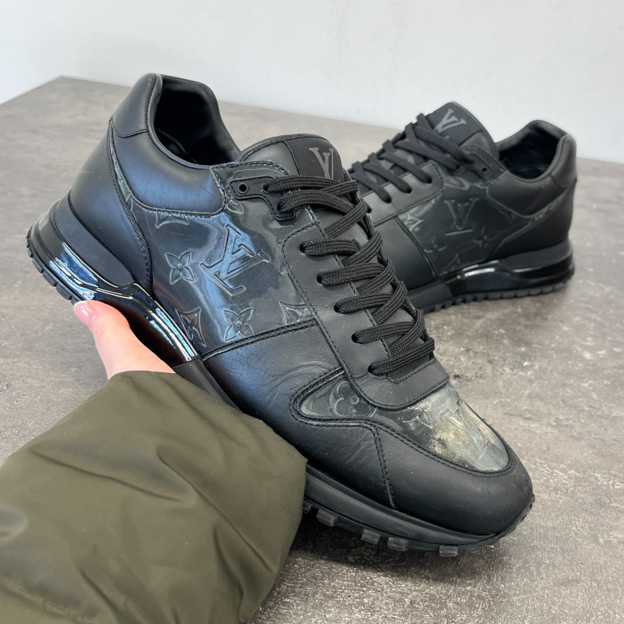 Men's Run Away Low Trainers Black Size EU 41 / UK 7
