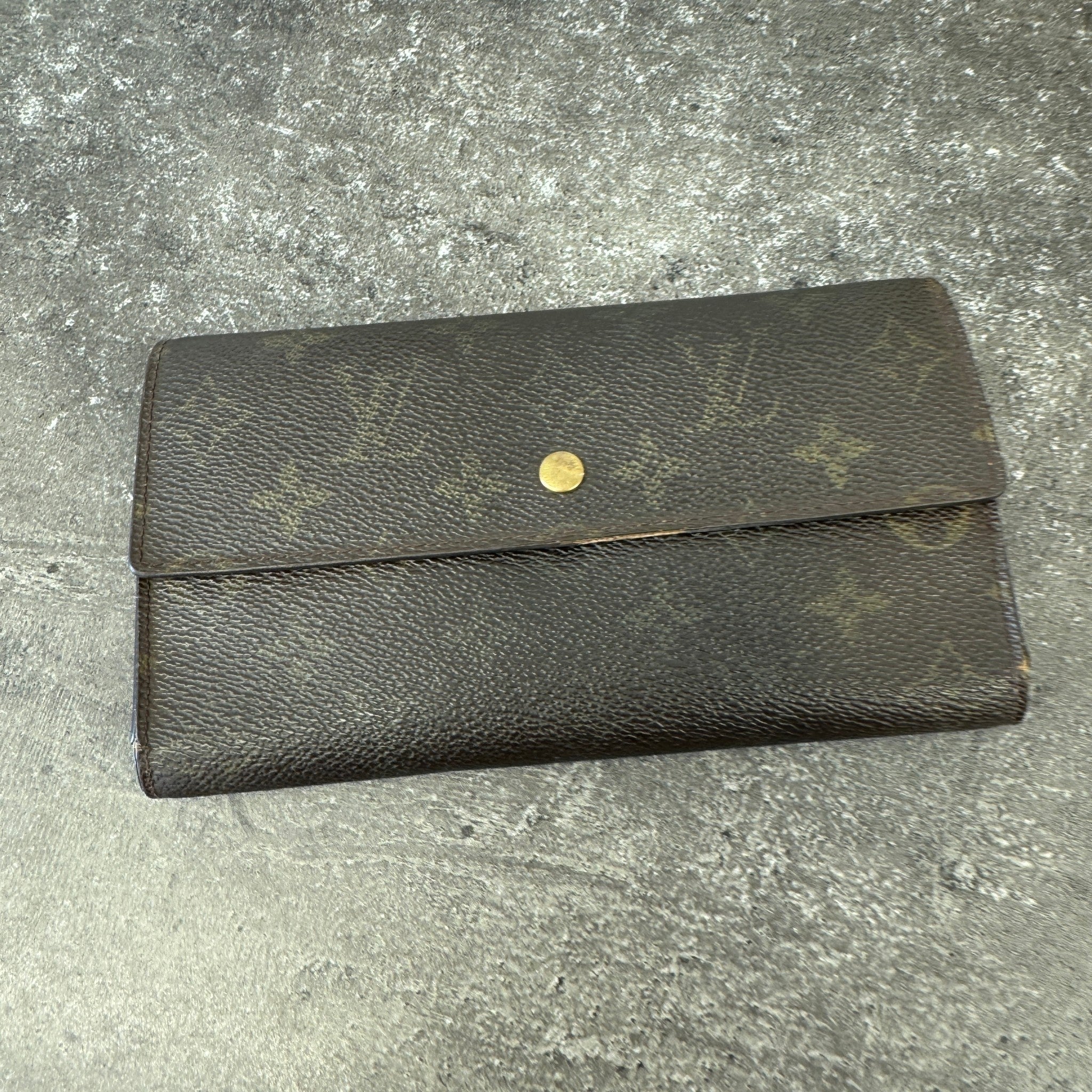 Women's Monogram Sarah Wallet Brown