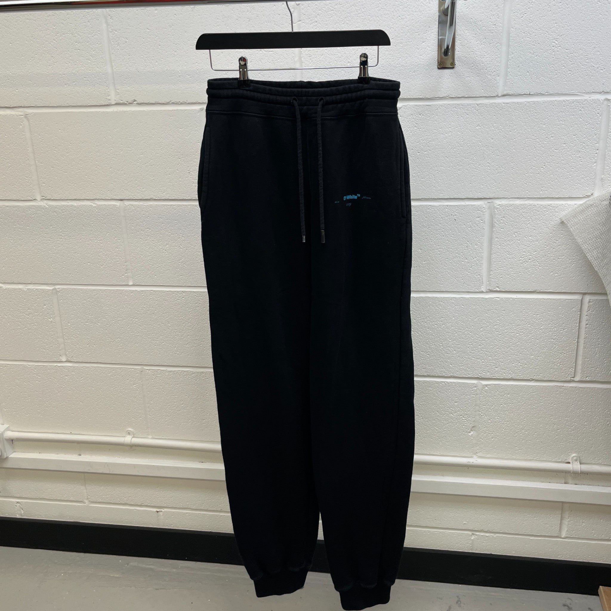 Men's Arrow Logo Joggers Black Size M