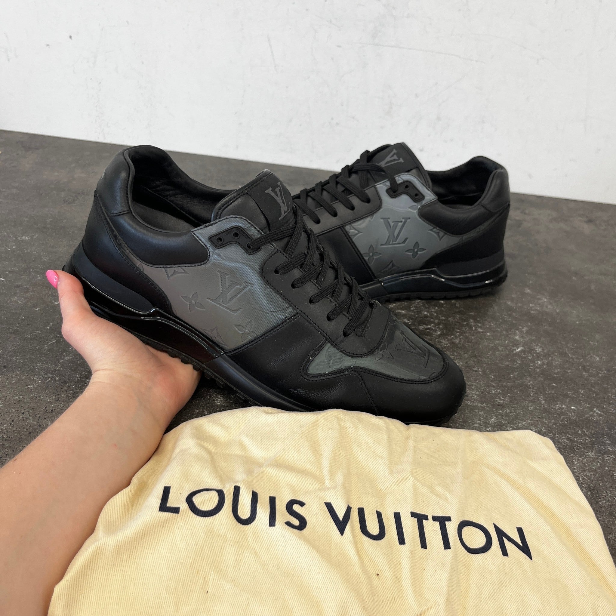 Men's Run Away Low Trainers Black Size EU 41.5 / UK 7.5