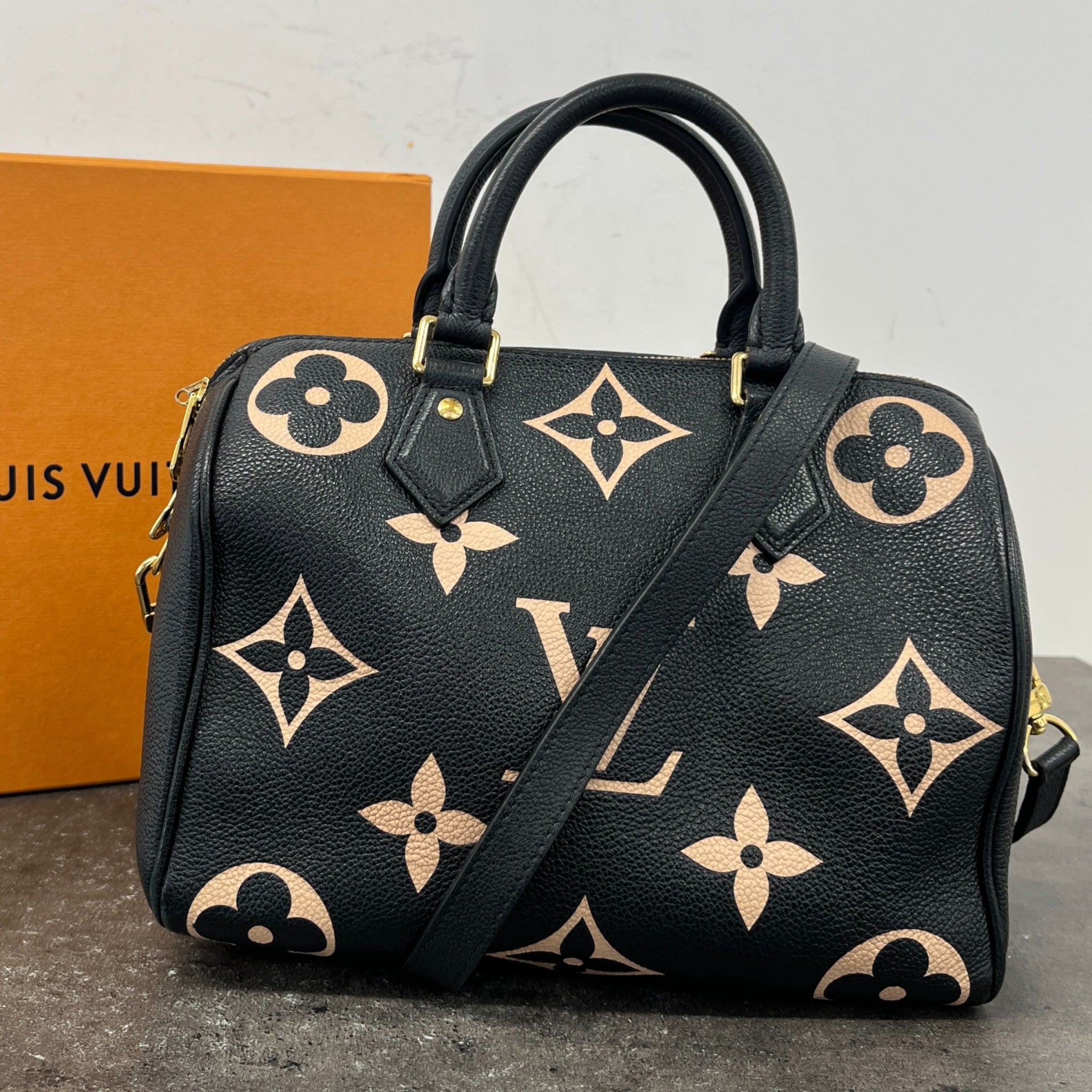 Women's Speedy Bandoulière 25 Empreinte Leather Bag Black