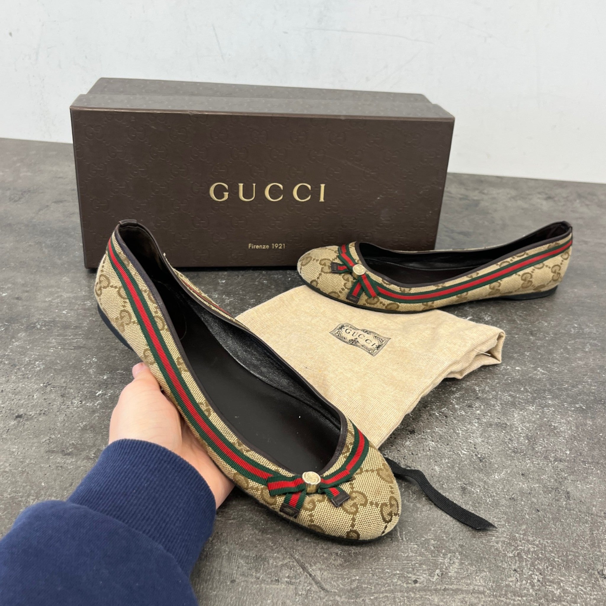 Women's Gg Supreme Loafers Beige Size EU 37 / UK 4