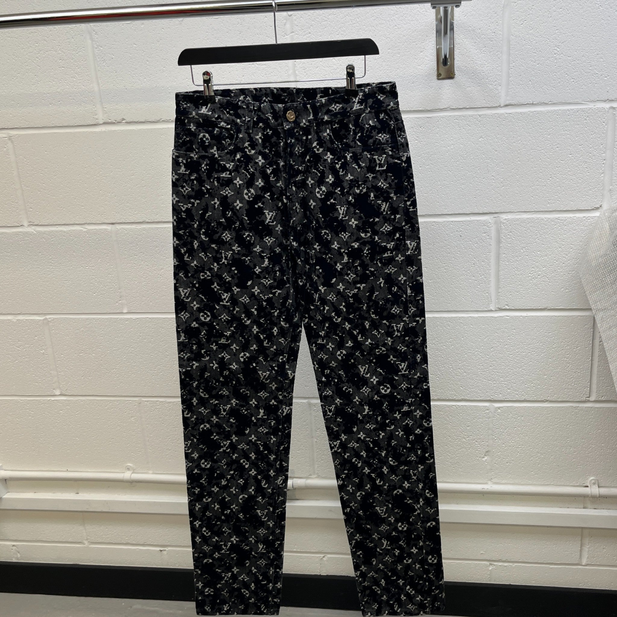 Men's Monogram Logo Jeans Navy Size Waist 30"