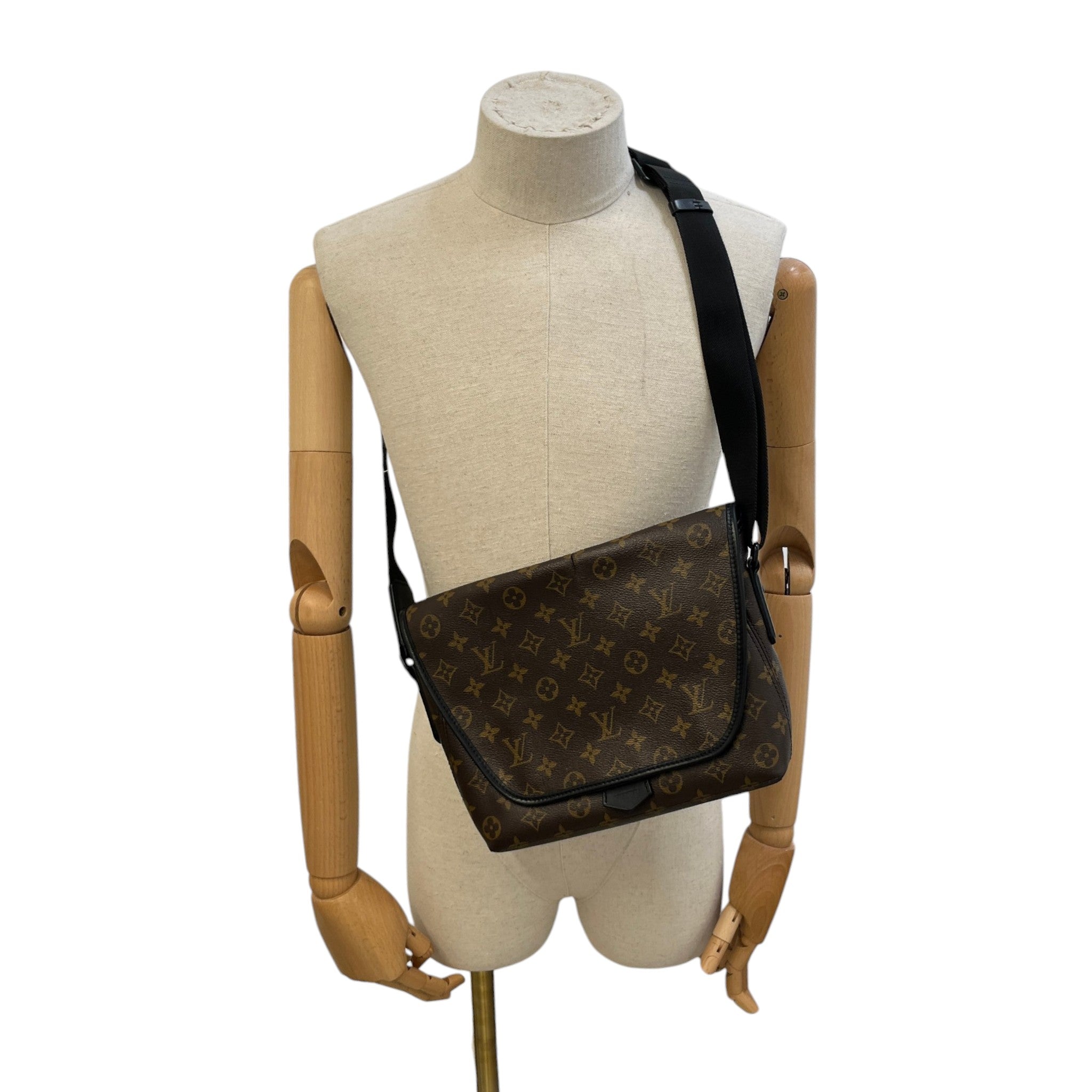 Men's Monogram Magnetic Messenger Bag Brown