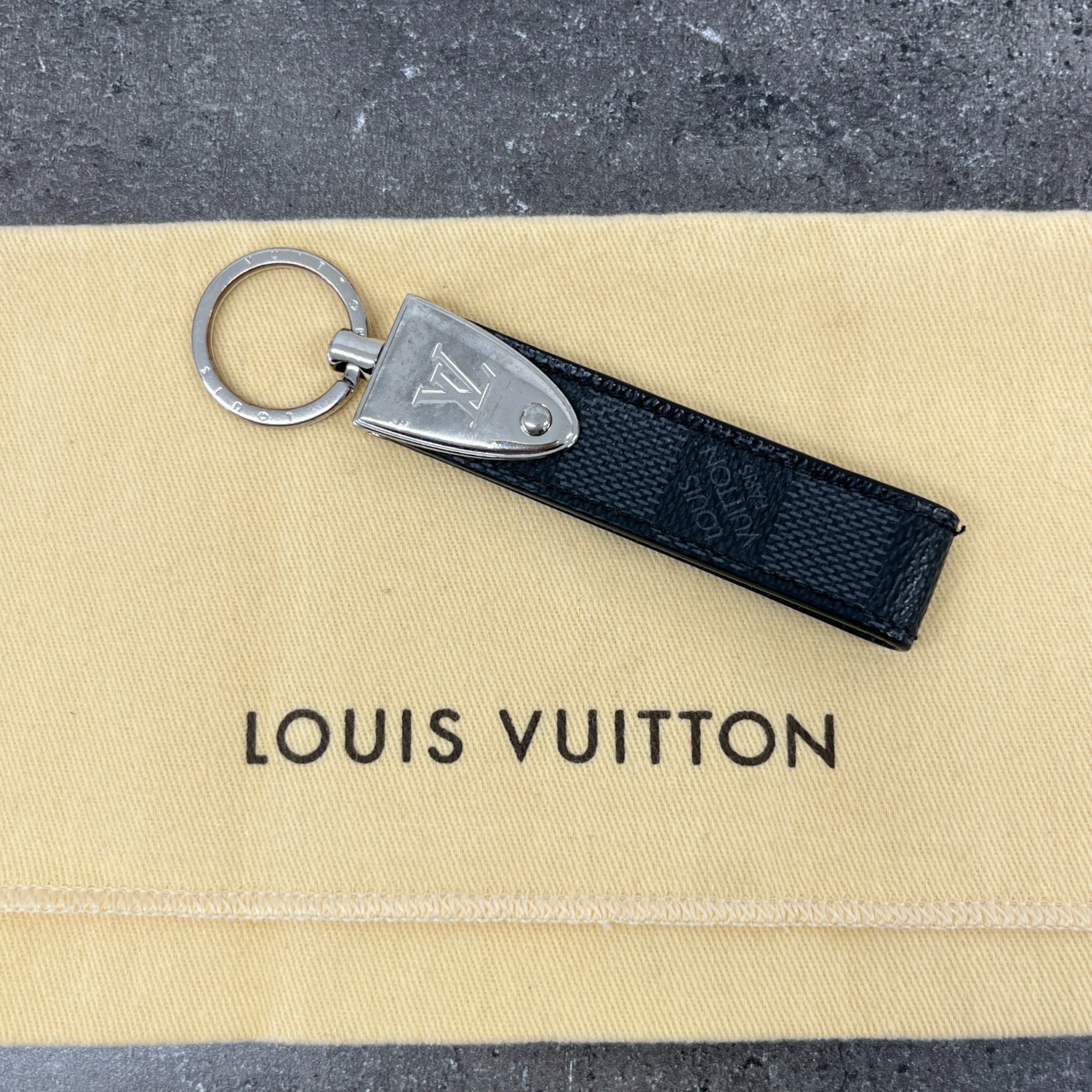 Men's Damier Graphite Infini Dragonne Keyring Black