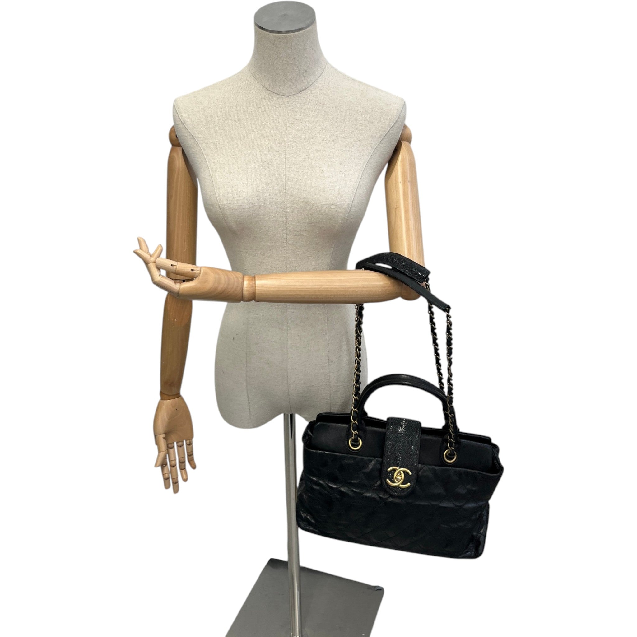 Women's Small Stingray Bindi Tote Handbag Black