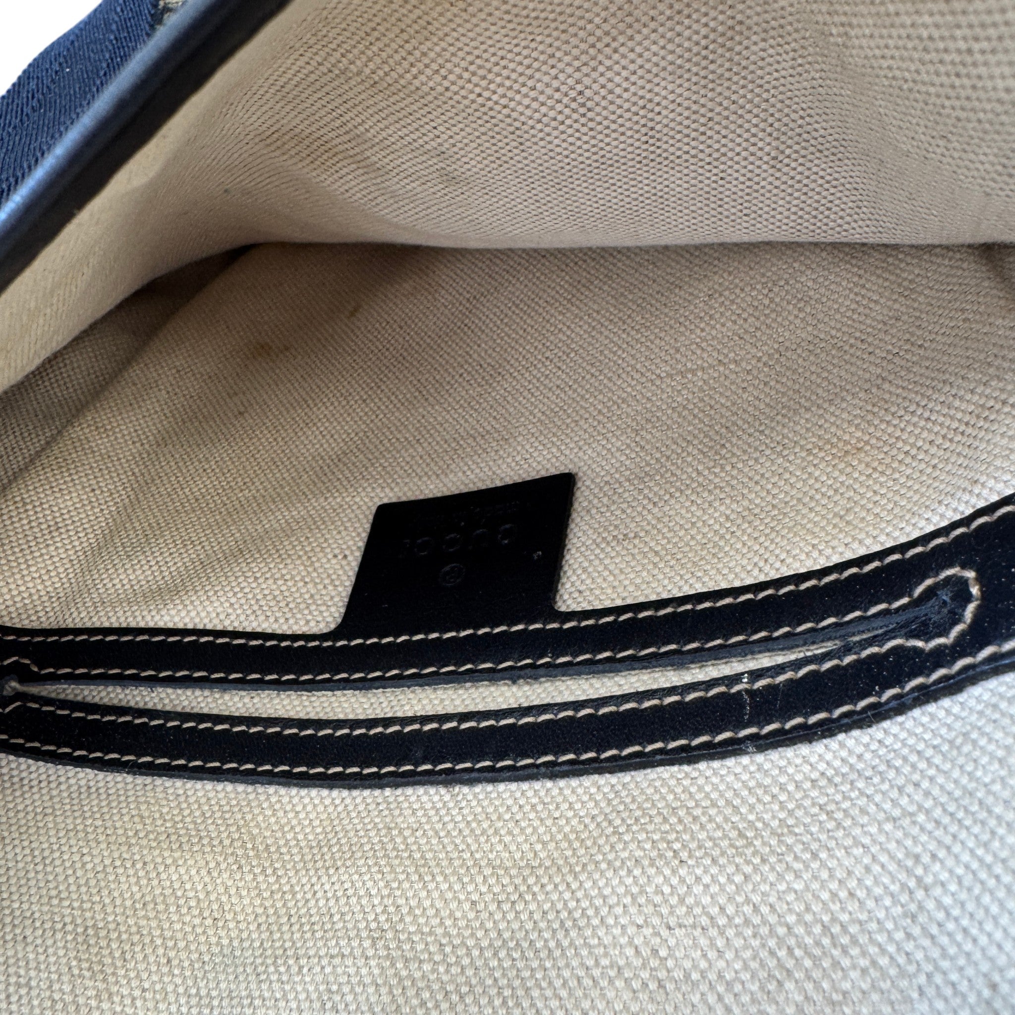 Women's Gg Supreme Messenger Bag Beige