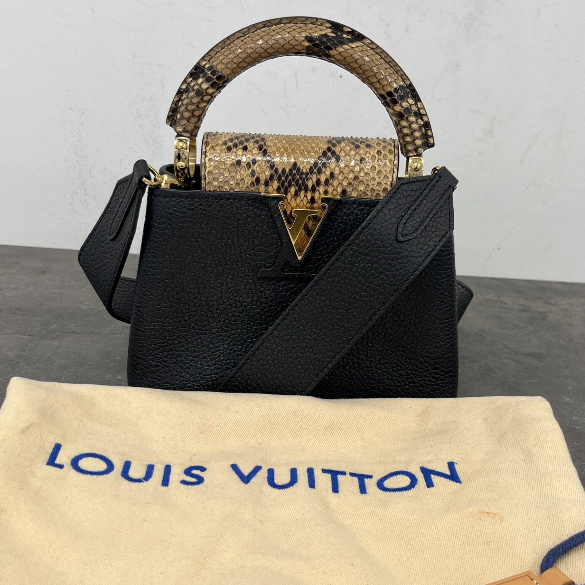 Women's Capucines Mini Python Handbag Black