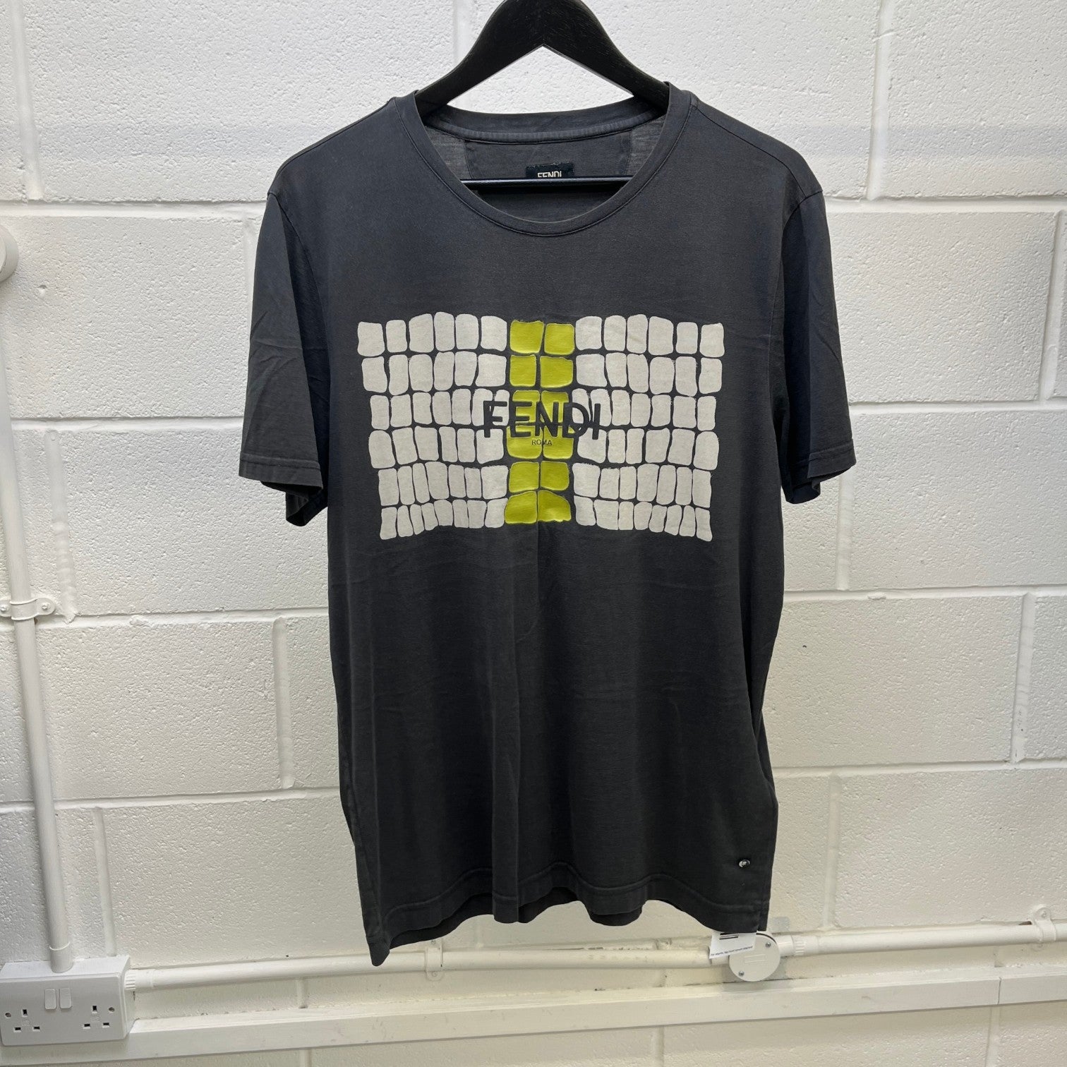 Men's Scales Logo T-Shirt Grey Size IT 52 / UK XL